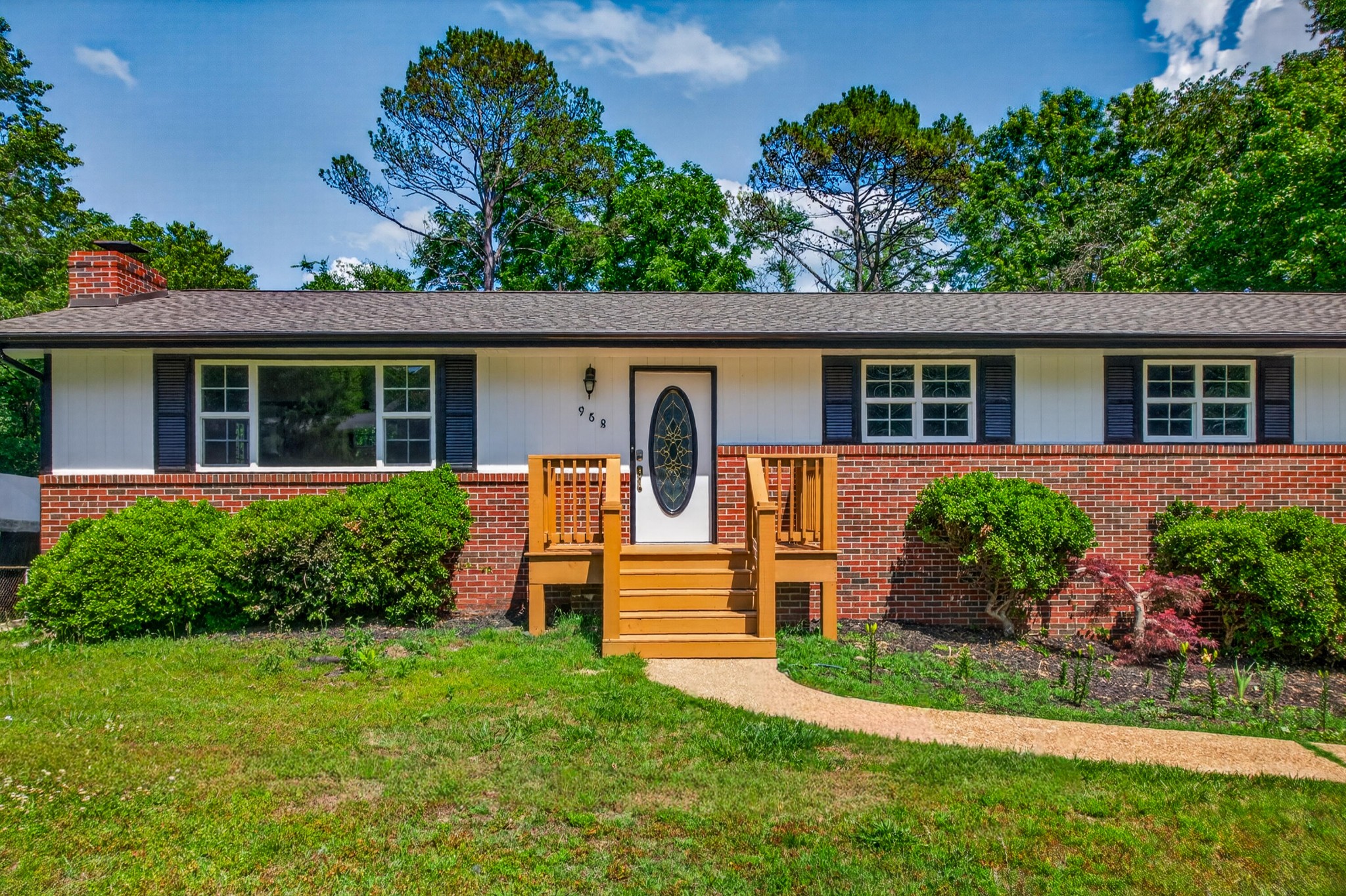 968 W Circle Drive Property Photo 1