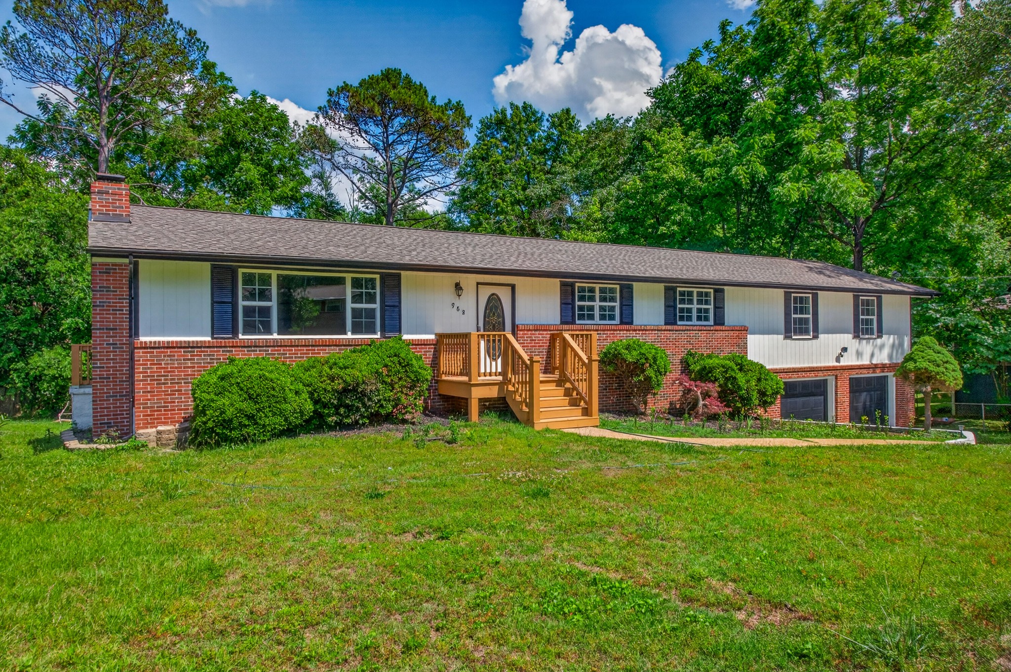 968 W Circle Drive Property Photo 1