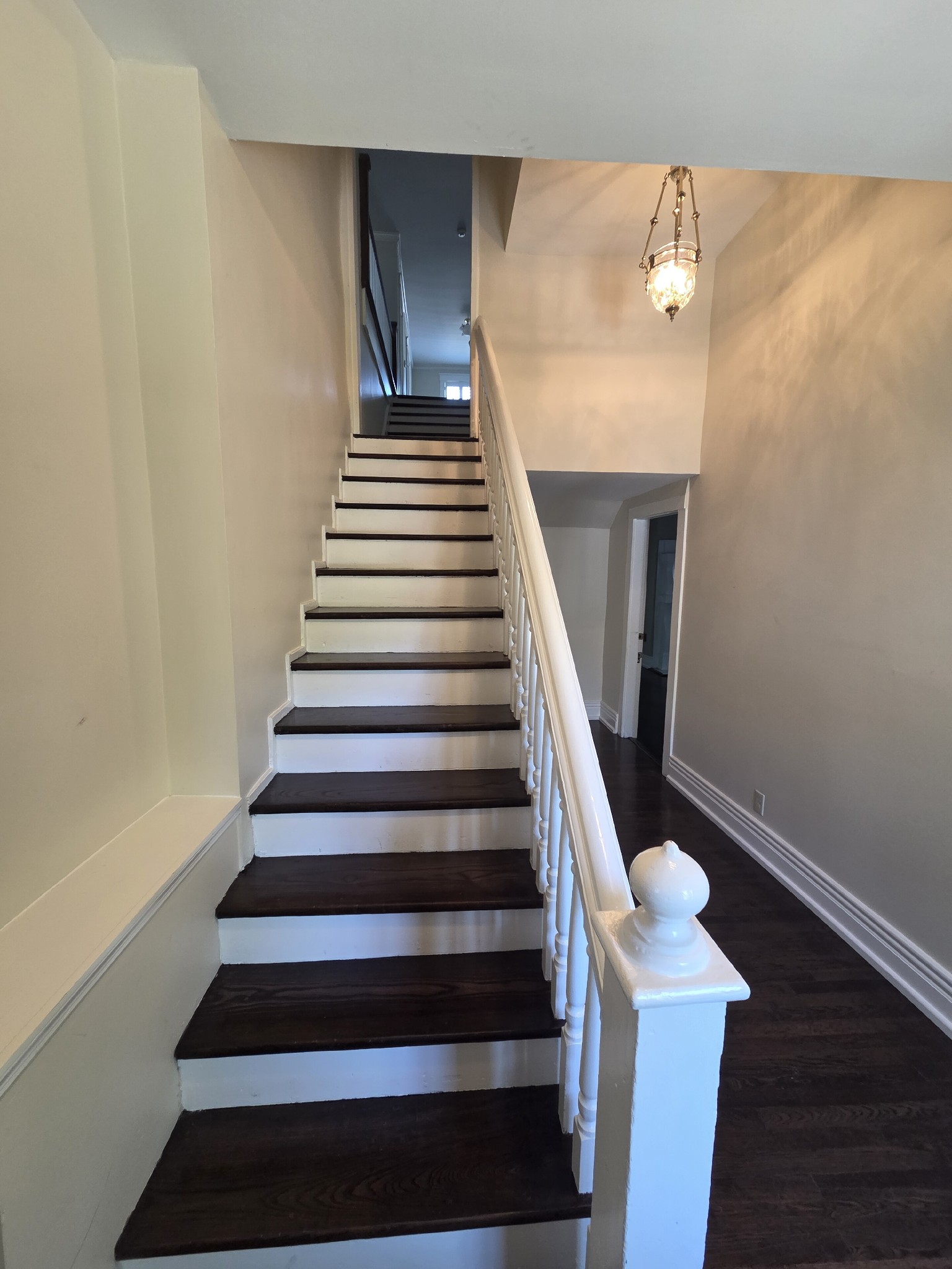 401 E Main St Property Photo 16