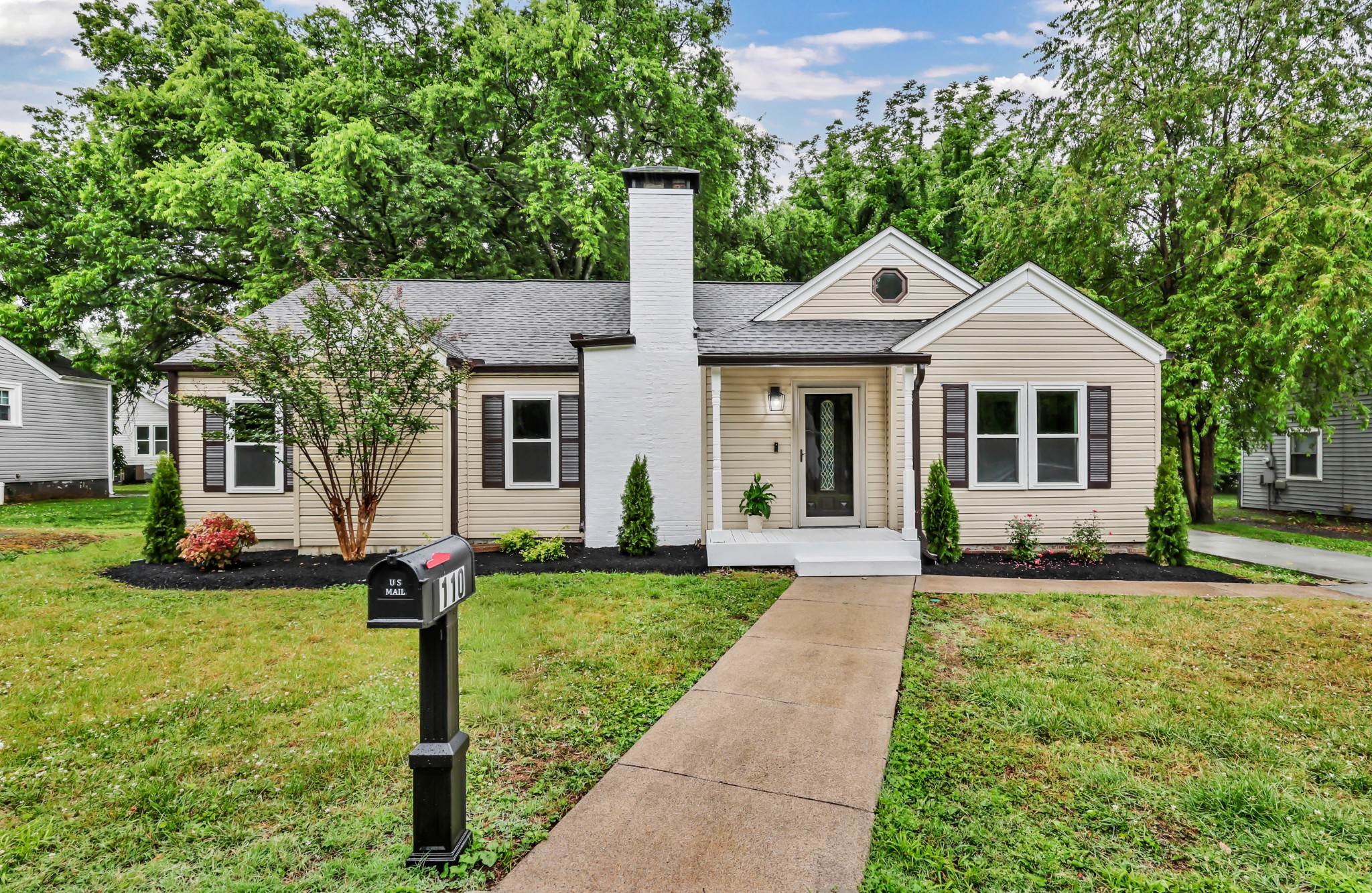 110 E McKnight Dr