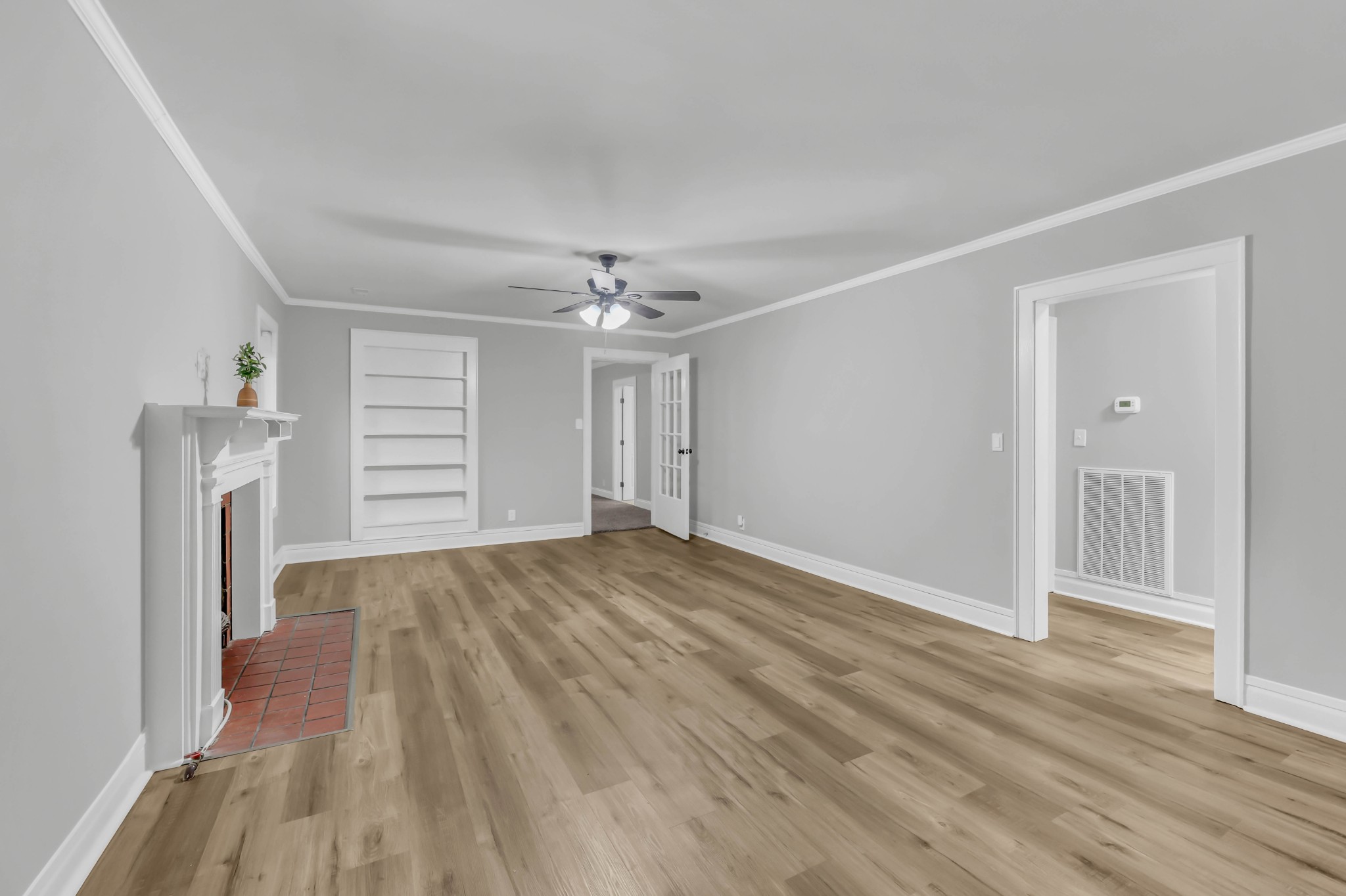 110 E Mcknight Dr Property Photo 8