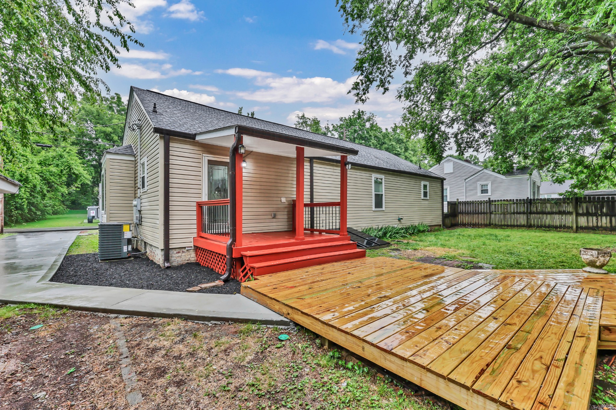 110 E Mcknight Dr Property Photo 35