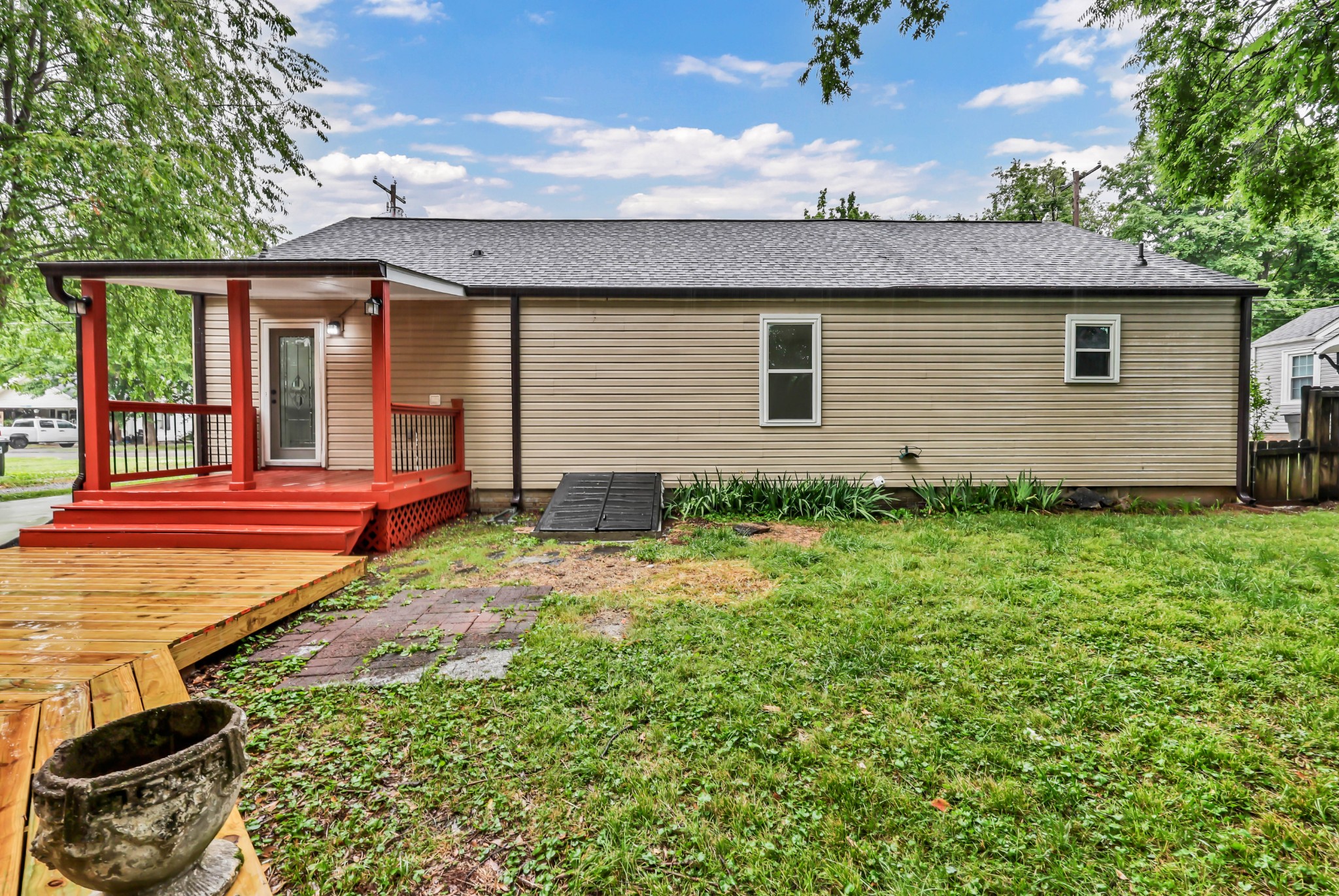 110 E Mcknight Dr Property Photo 37