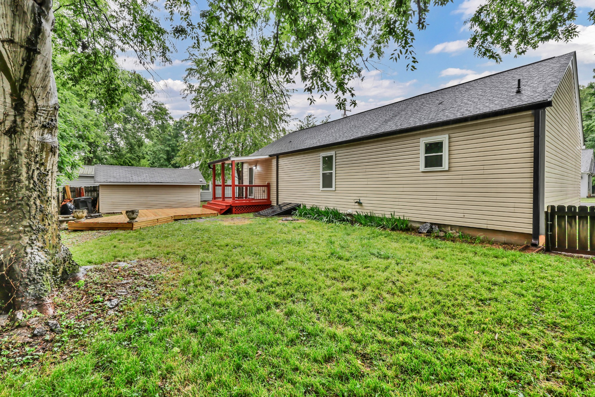 110 E Mcknight Dr Property Photo 40