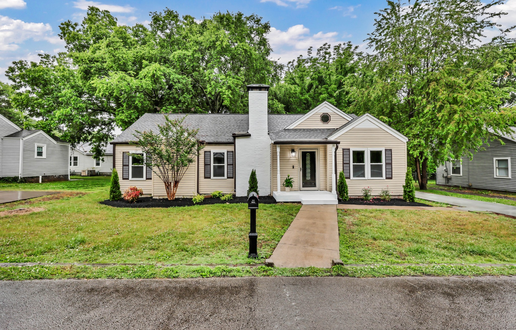 110 E Mcknight Dr Property Photo 41