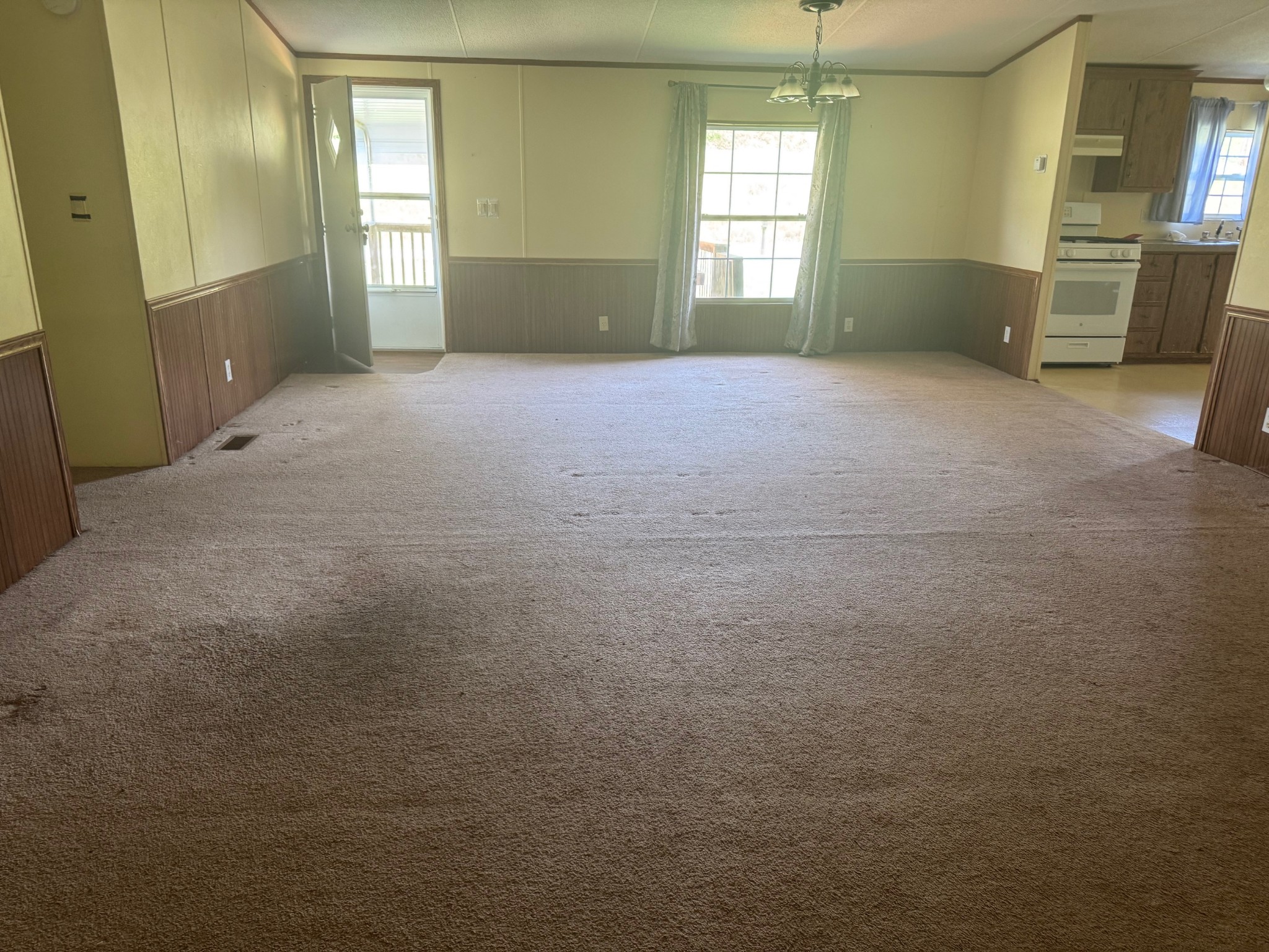 187 Dyke St, E Property Photo 3