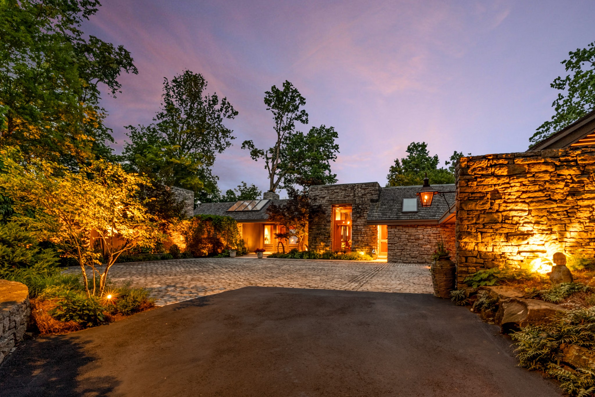 5412 Stanford Dr