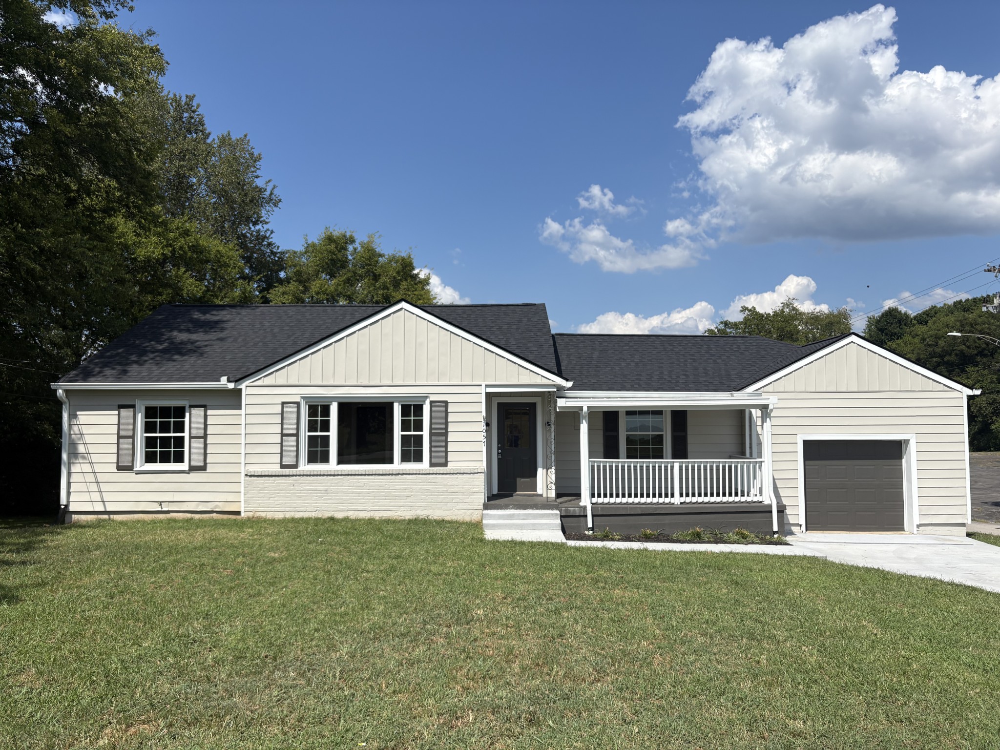 1057 Mapleash Ave