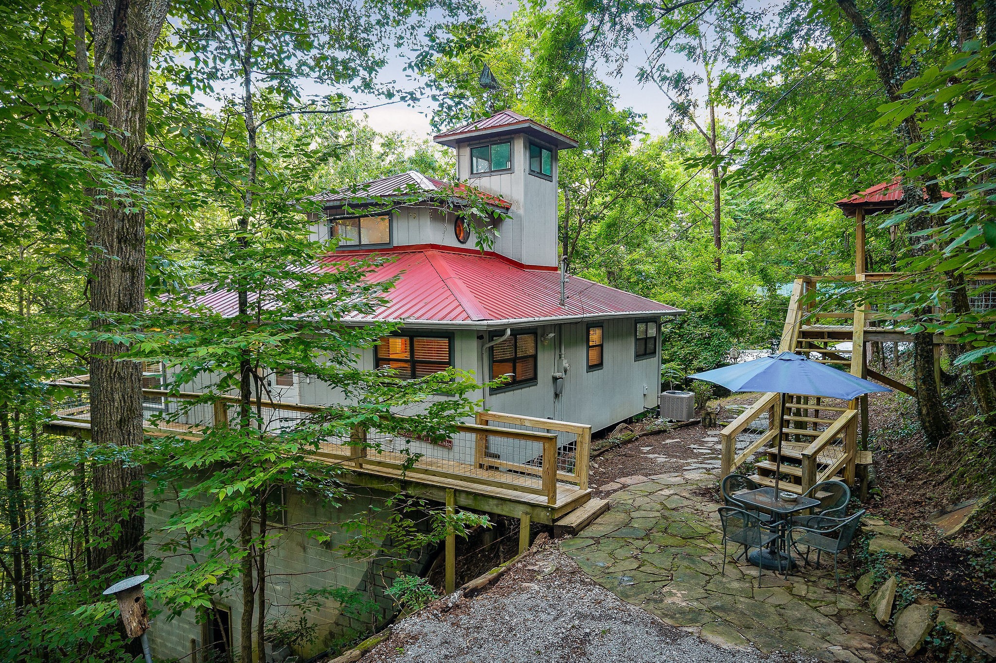1385 Lakeside Dr Property Photo 1