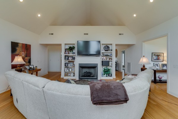 4664 New Cut Rd Property Photo 14