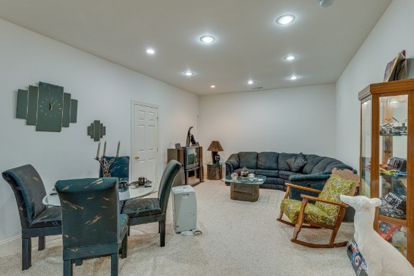 4664 New Cut Rd Property Photo 21