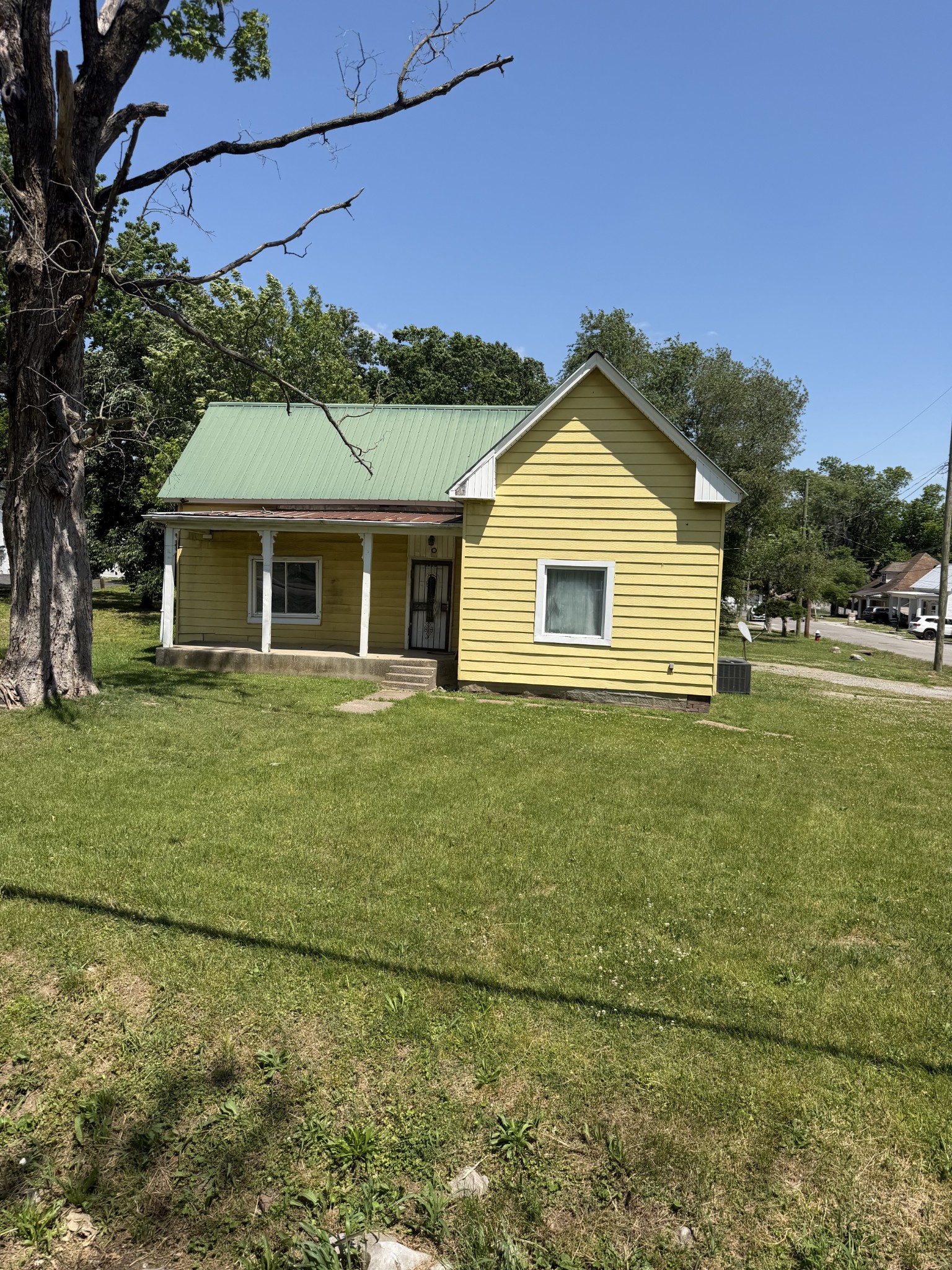 1508 S Main St Property Photo 2