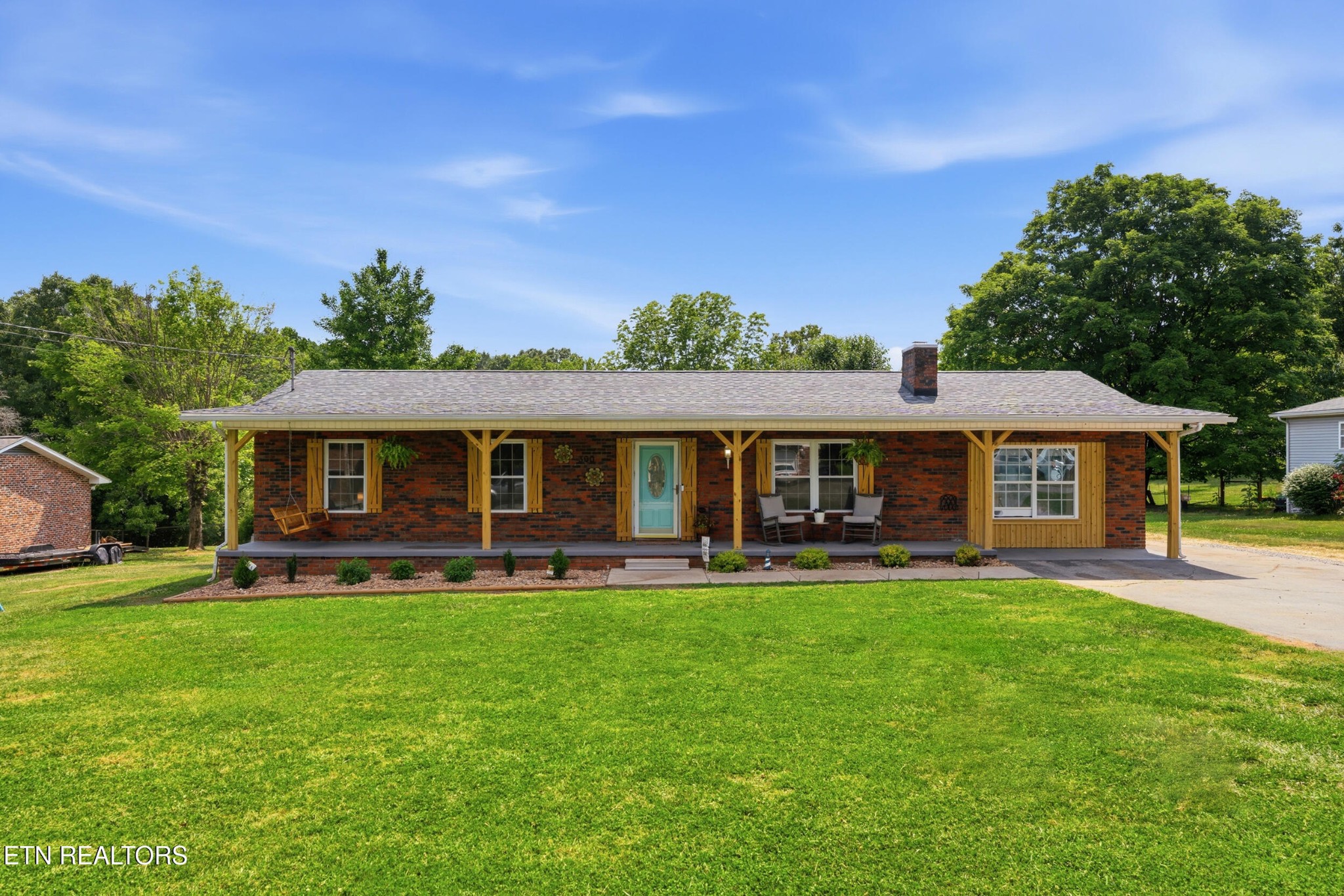 300 Lindner Lane Property Photo 1