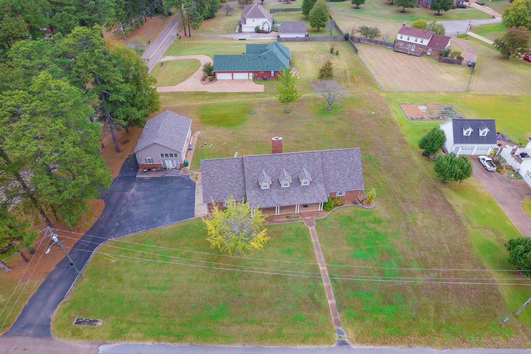 812 Pipkin Rd Property Photo 2