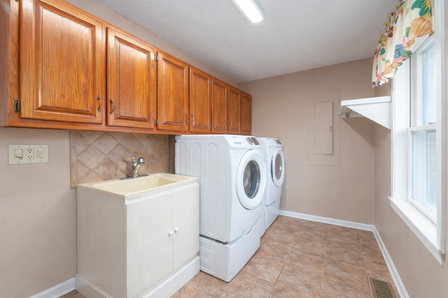 812 Pipkin Rd Property Photo 34