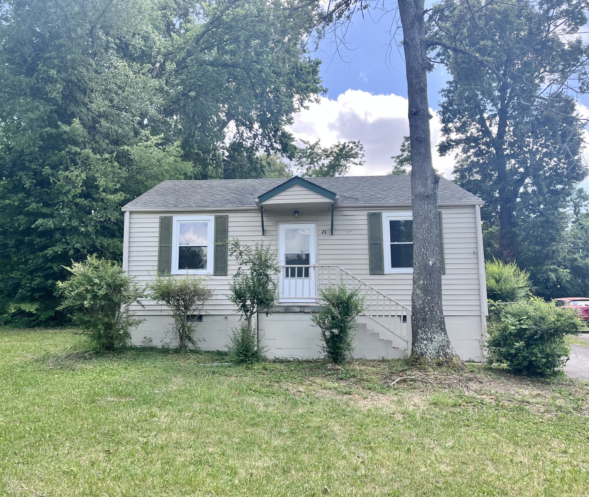 24 Maple St Property Photo 1