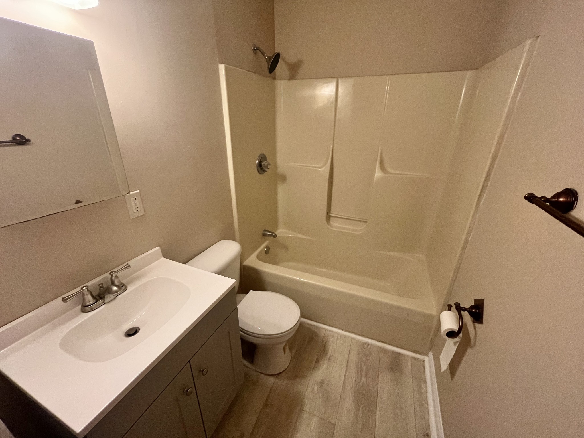 24 Maple St Property Photo 6