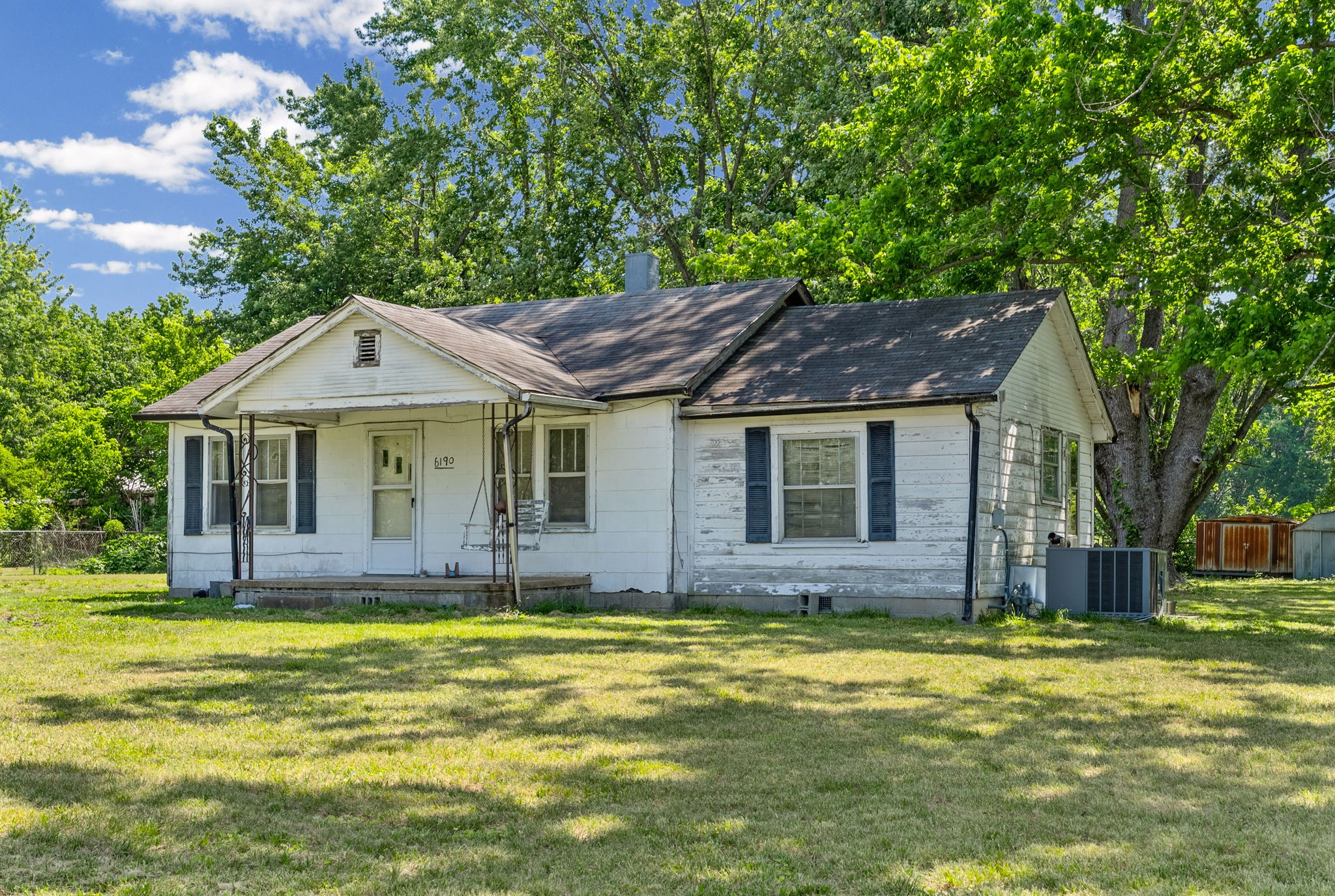 6190 Eatons Creek Rd Property Photo 1