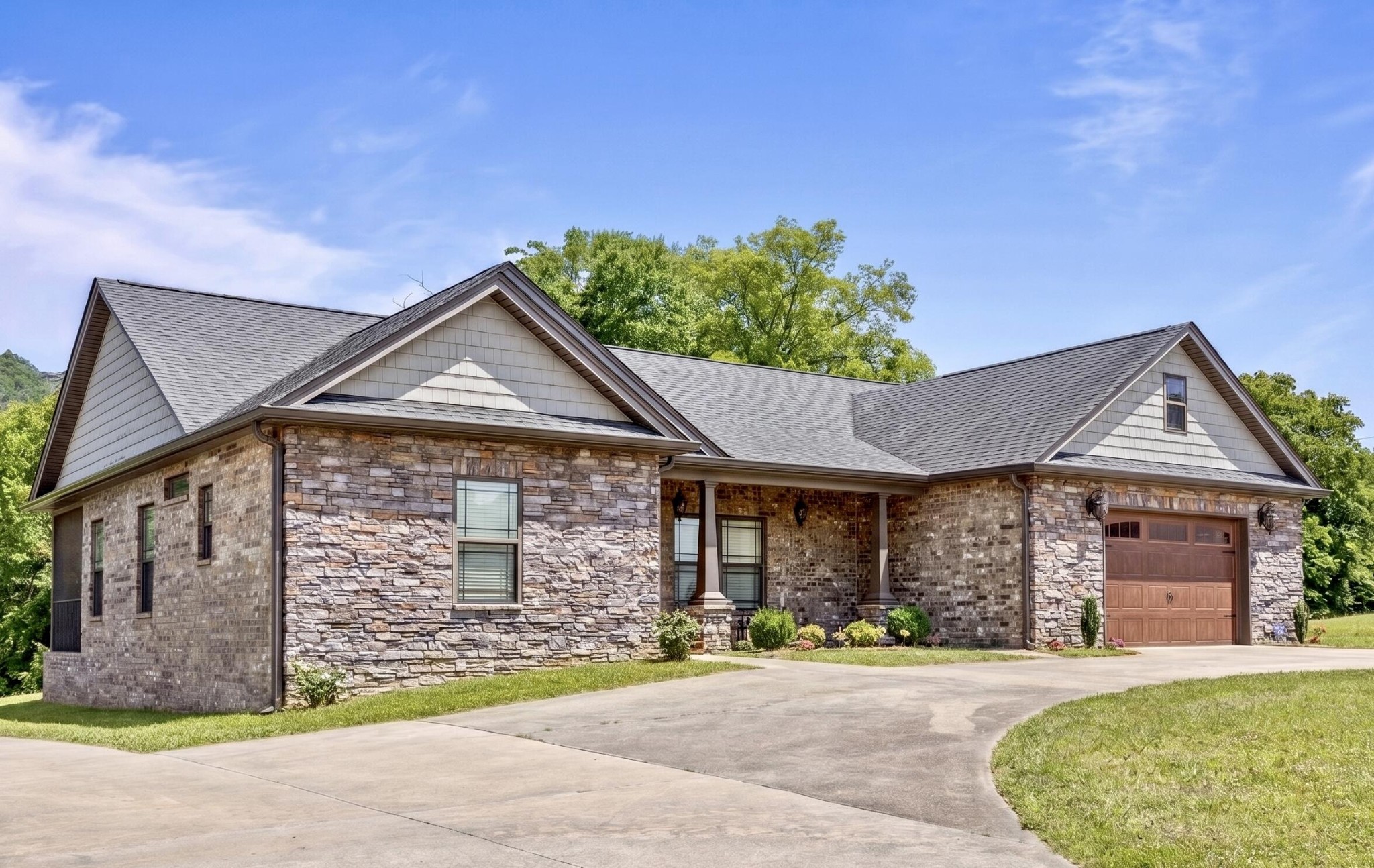 352 Tennessee Street Property Photo 1