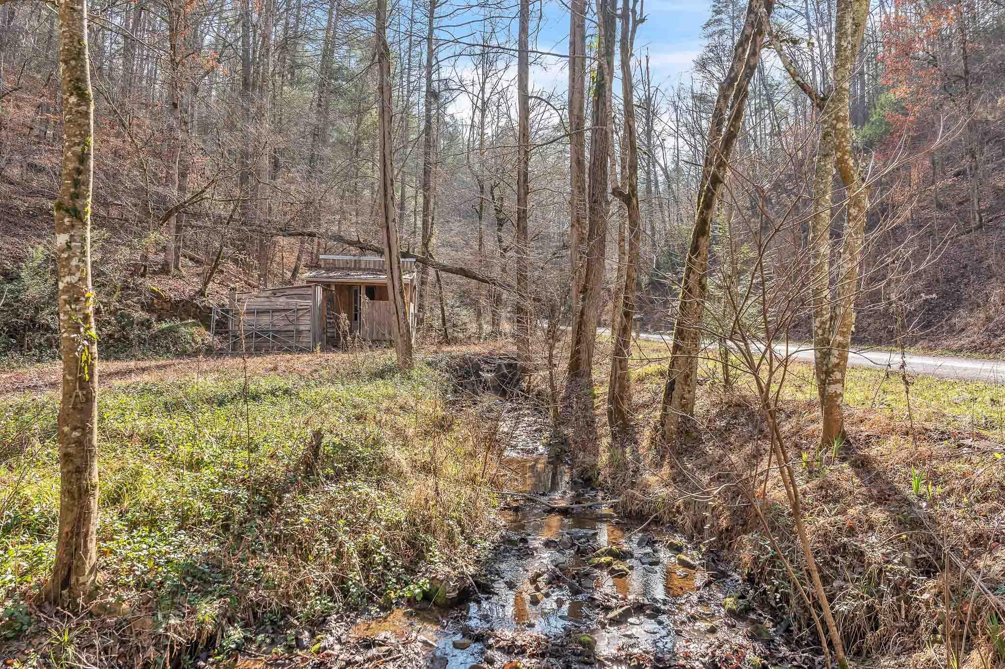 1559 Spring Creek Road Property Photo 1