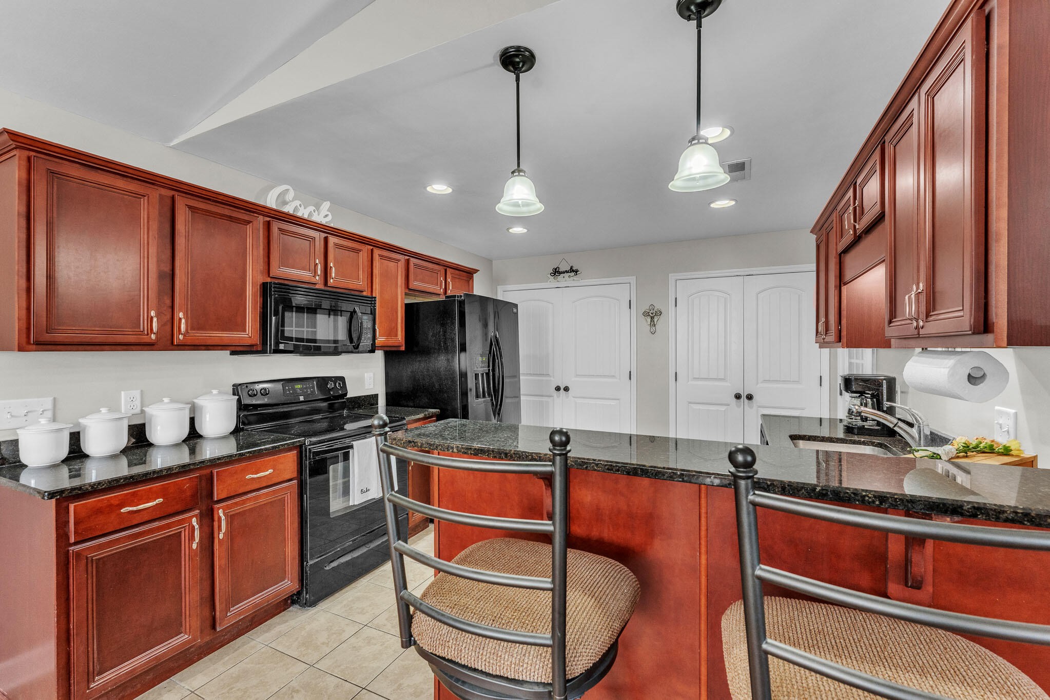 1716 Chelsa Drive, Ne Property Photo 4