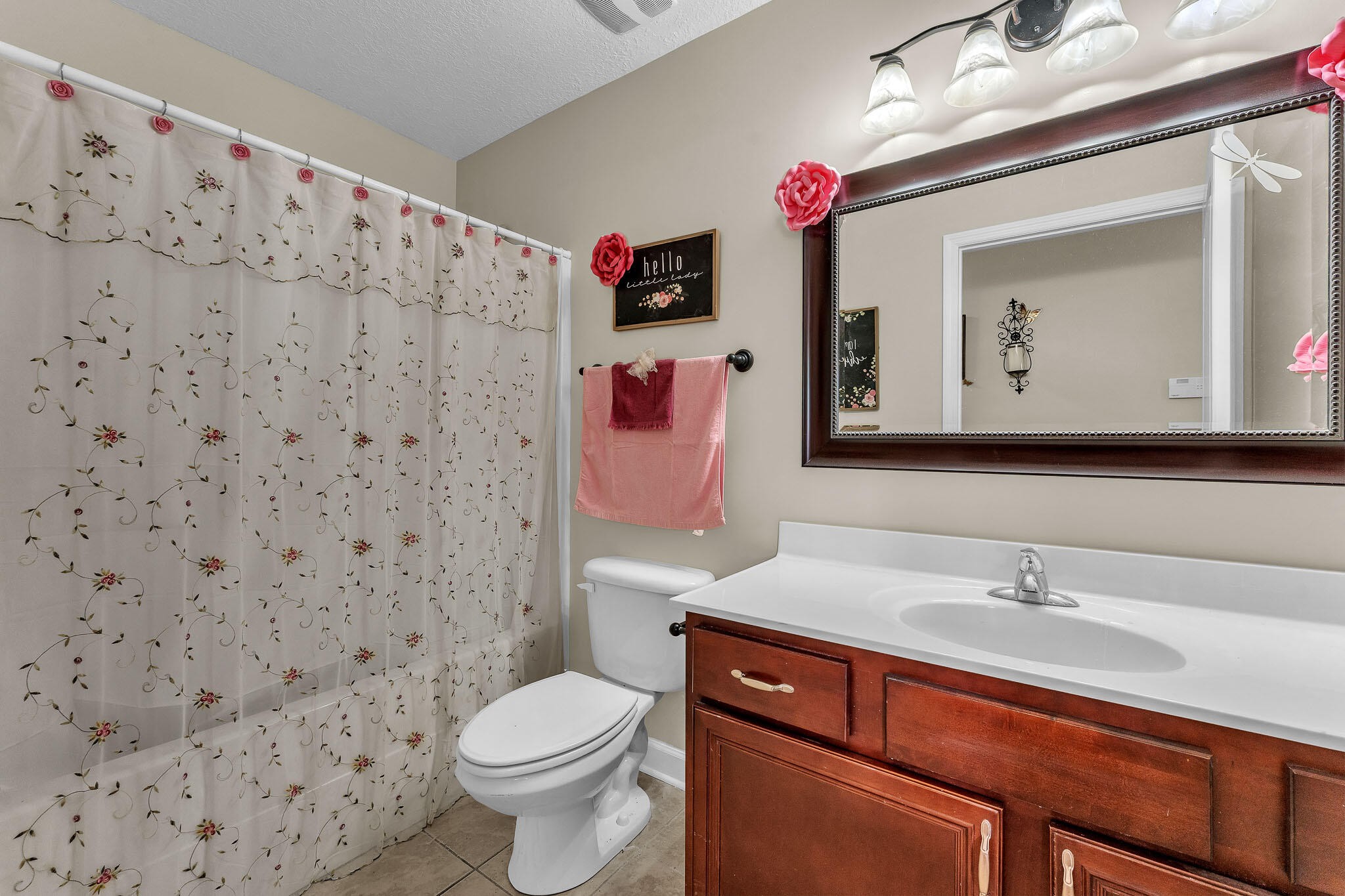 1716 Chelsa Drive, Ne Property Photo 7