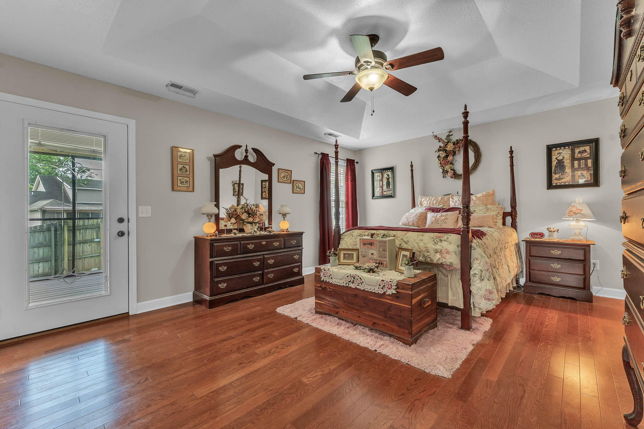 1716 Chelsa Drive, Ne Property Photo 8