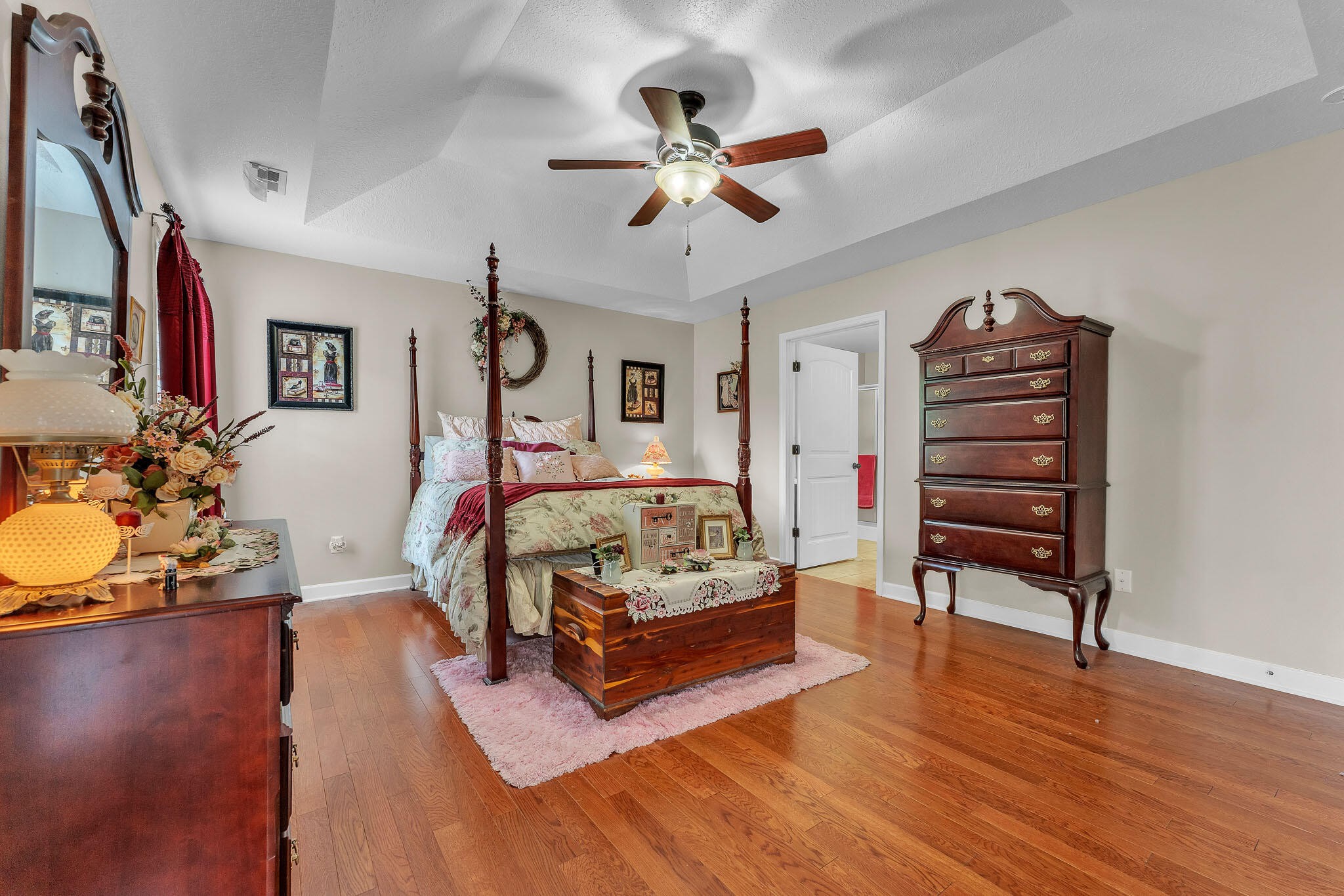 1716 Chelsa Drive, Ne Property Photo 9