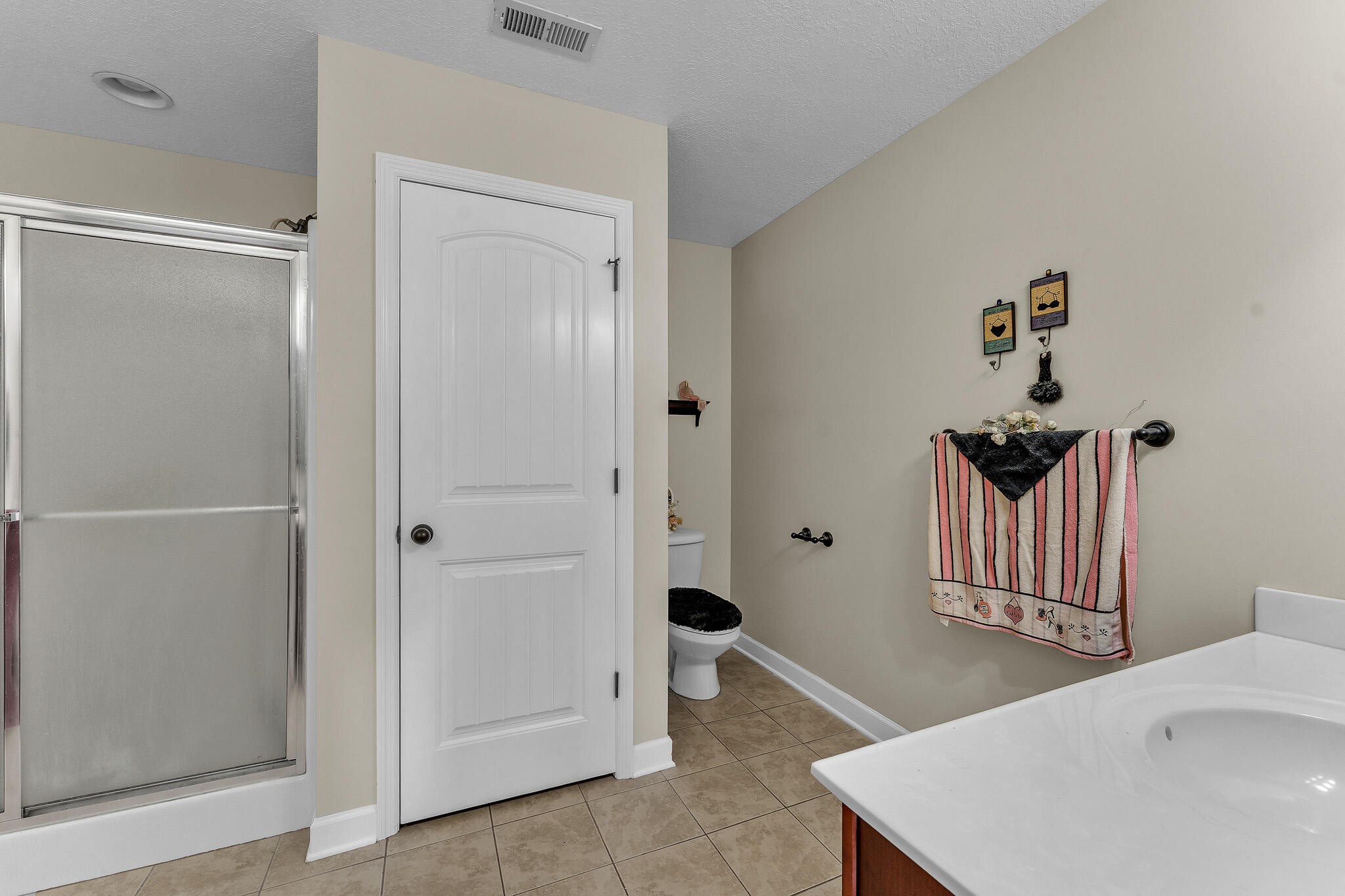 1716 Chelsa Drive, Ne Property Photo 10
