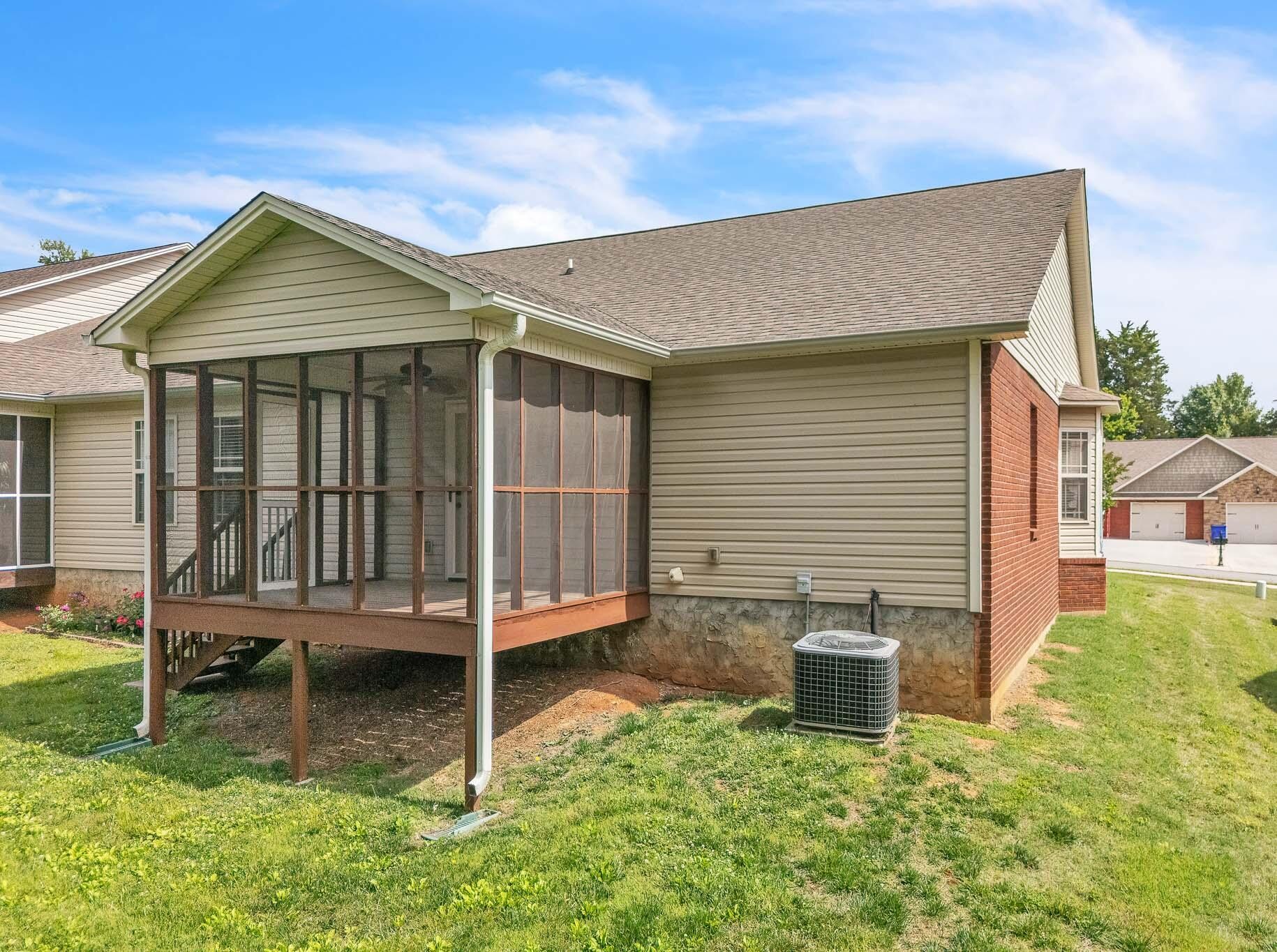 1716 Chelsa Drive, Ne Property Photo 16