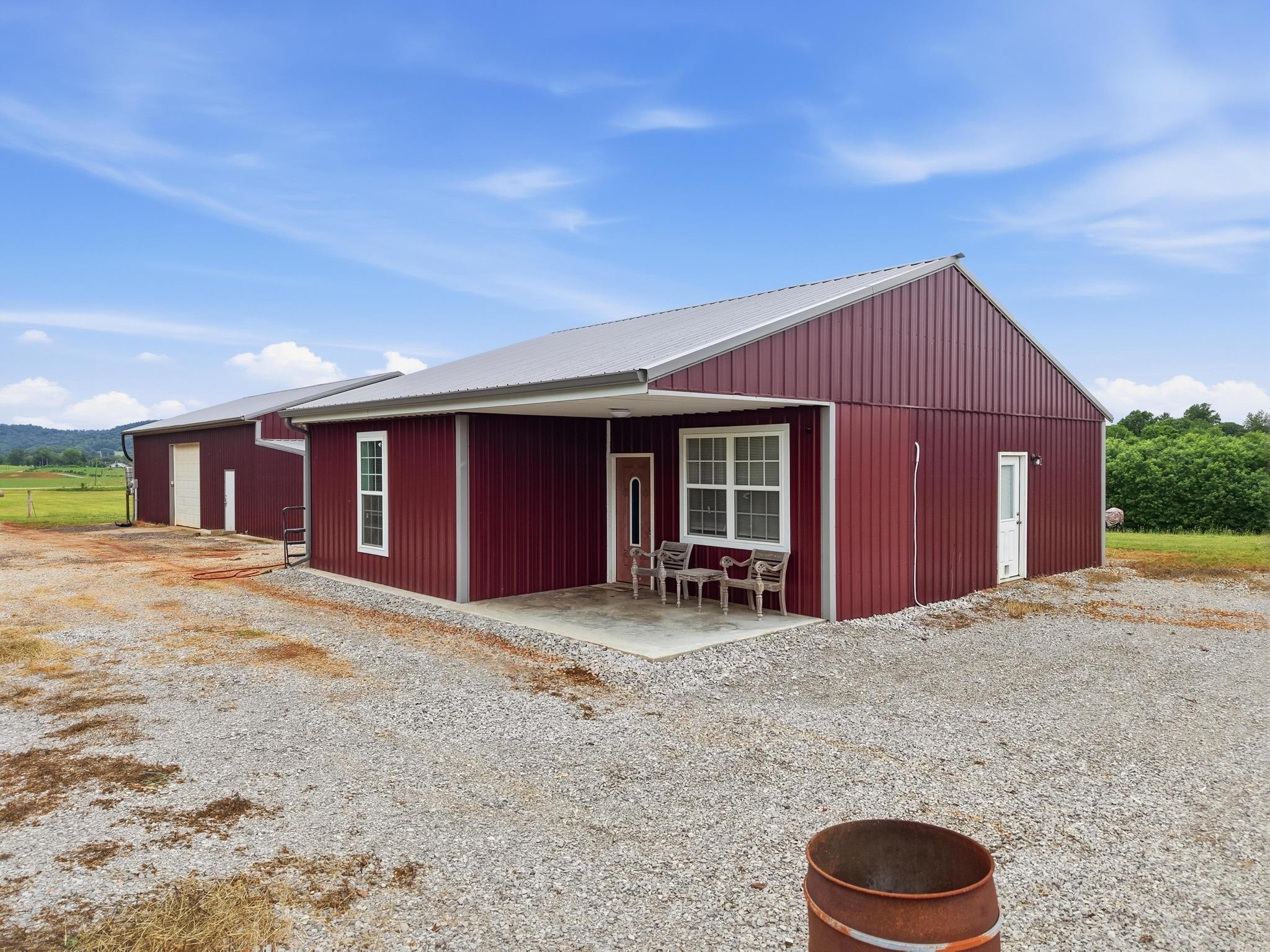 1050 Franks Ferry Rd Property Photo 1