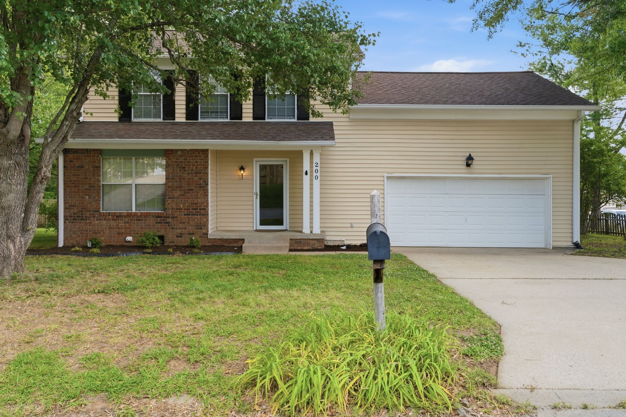 200 Barrington Ct Property Photo 1