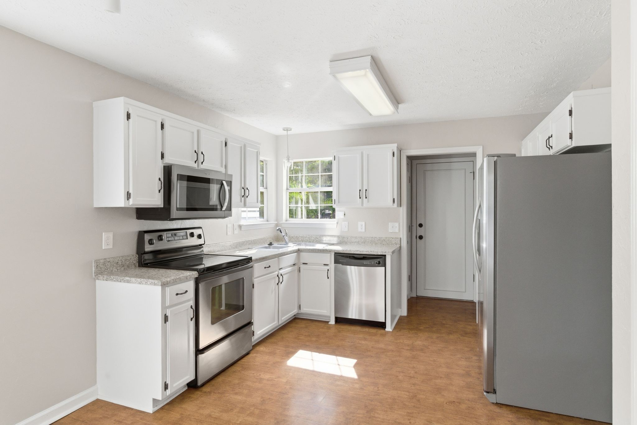 200 Barrington Ct Property Photo 18