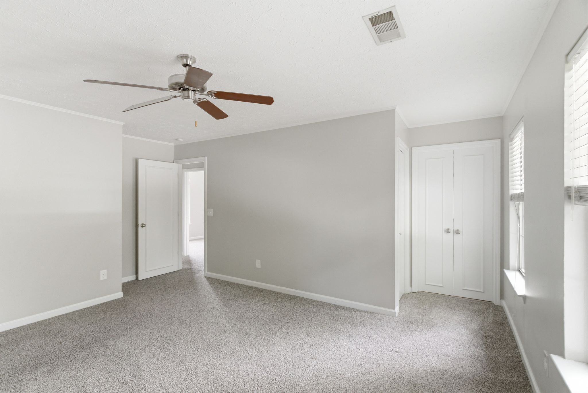 200 Barrington Ct Property Photo 26