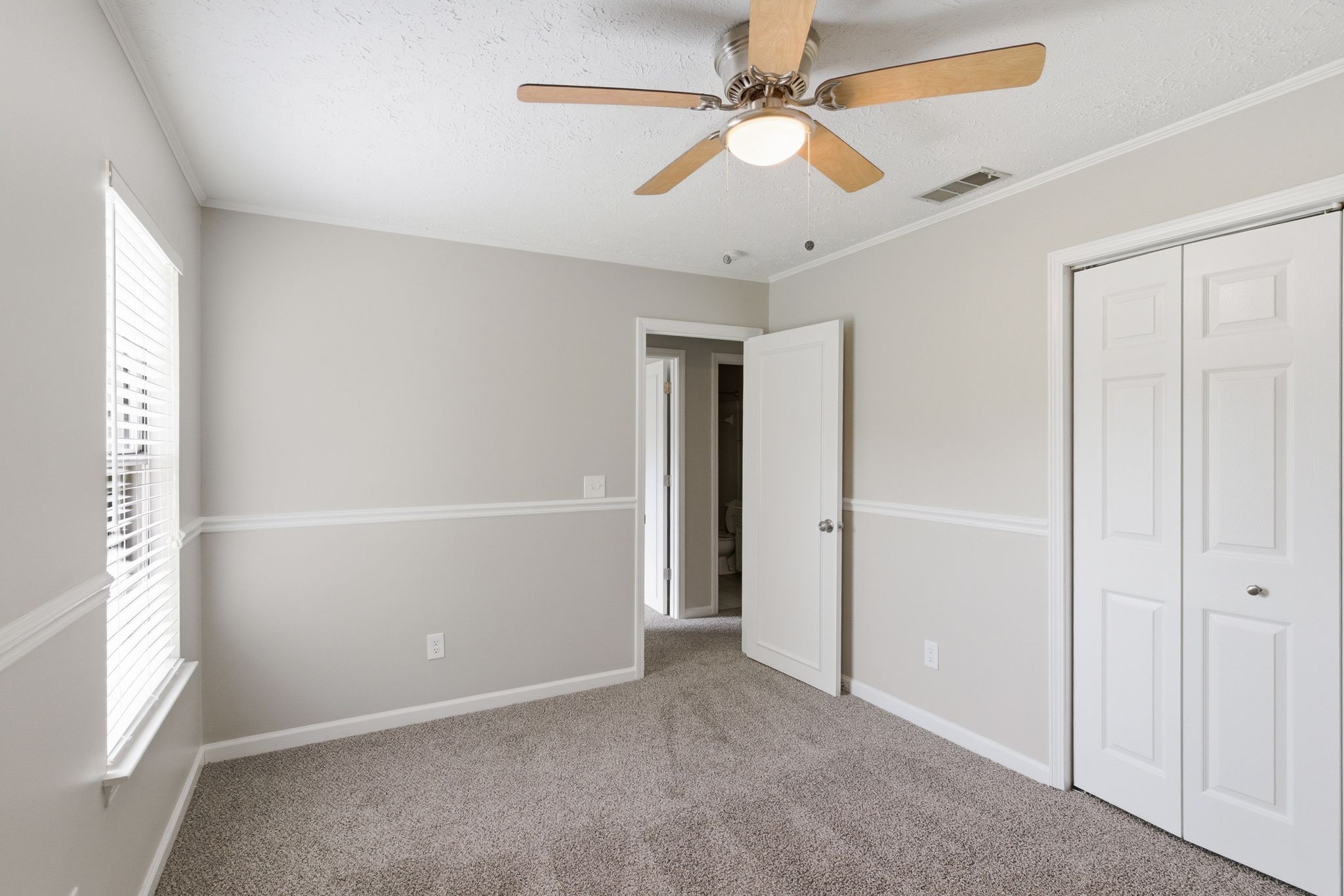 200 Barrington Ct Property Photo 27