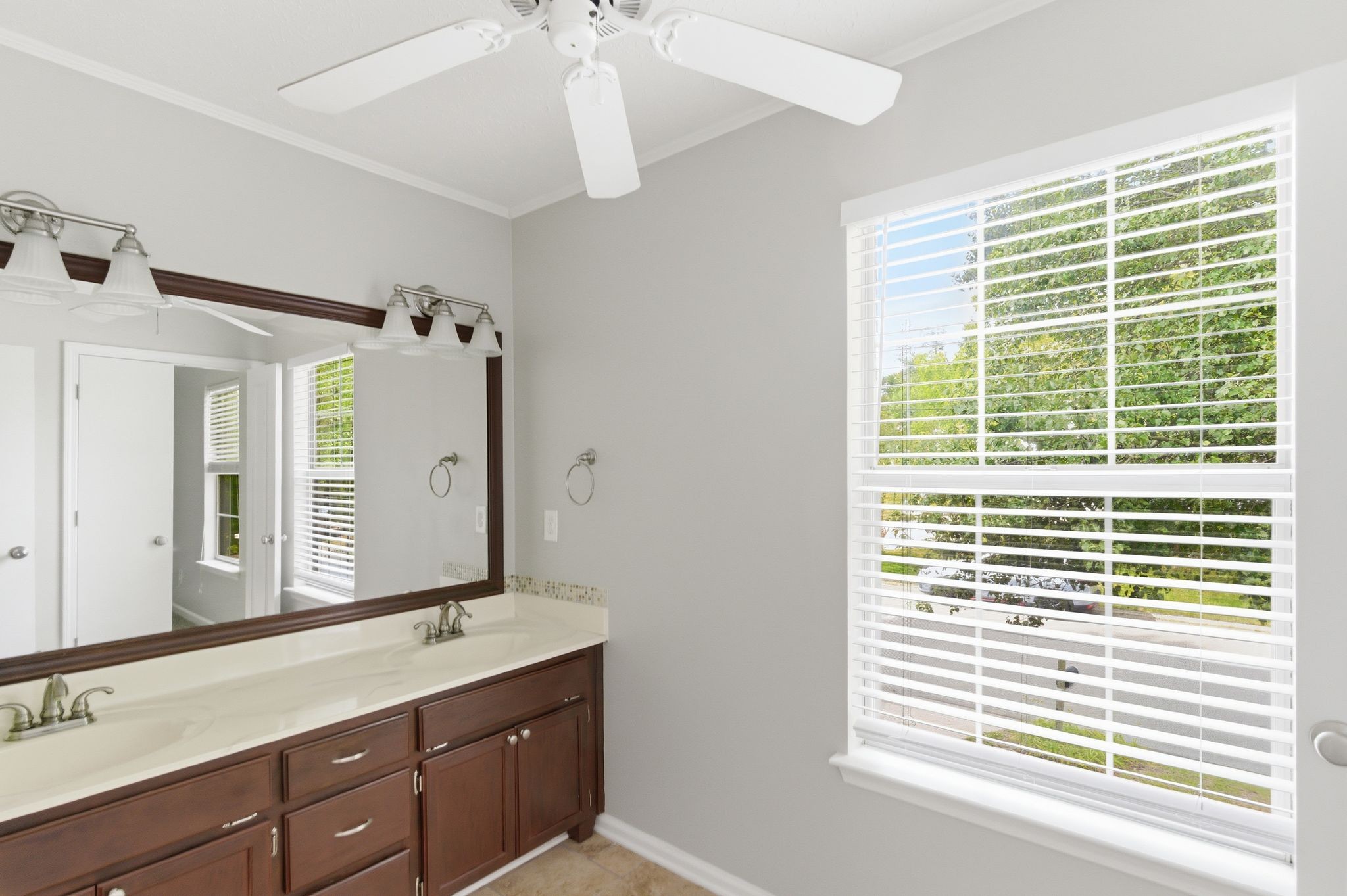200 Barrington Ct Property Photo 29