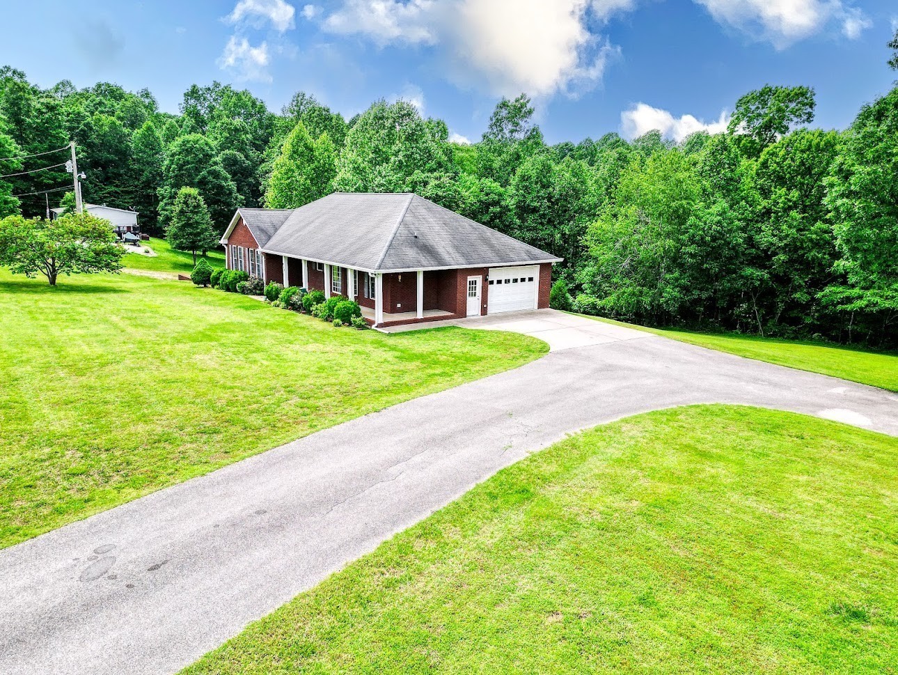868 Arlington Ridge Rd Property Photo 1