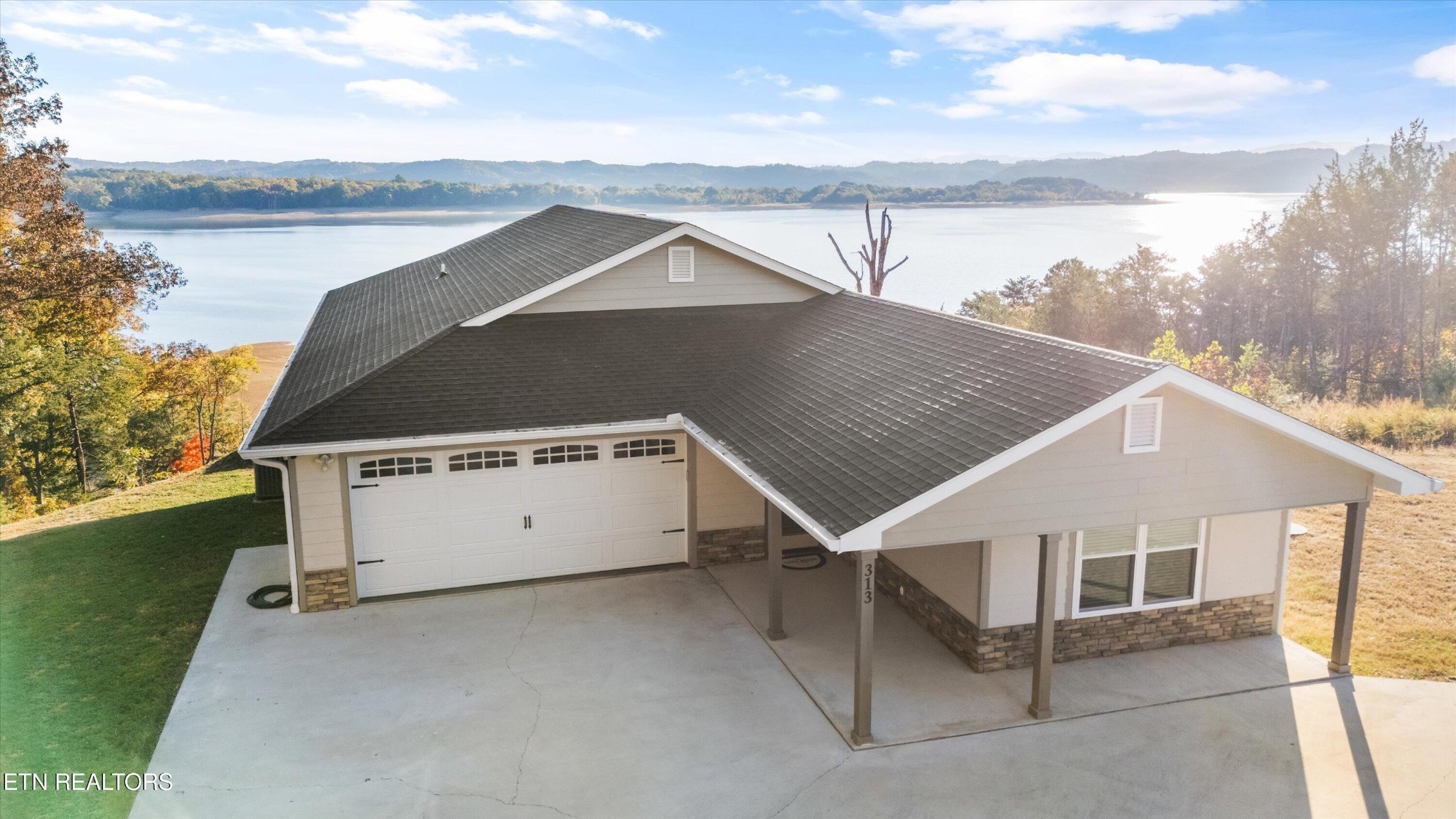313 Sunrise Tr Property Photo 1