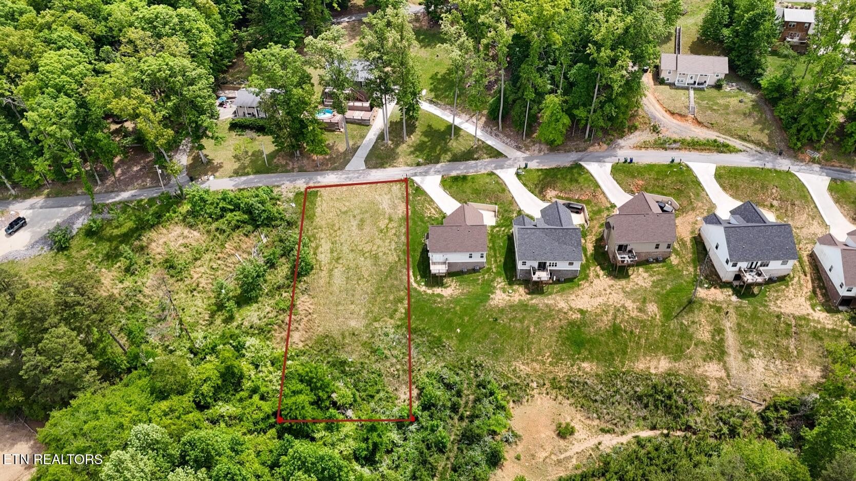1919 Lakewood Drive Property Photo 1