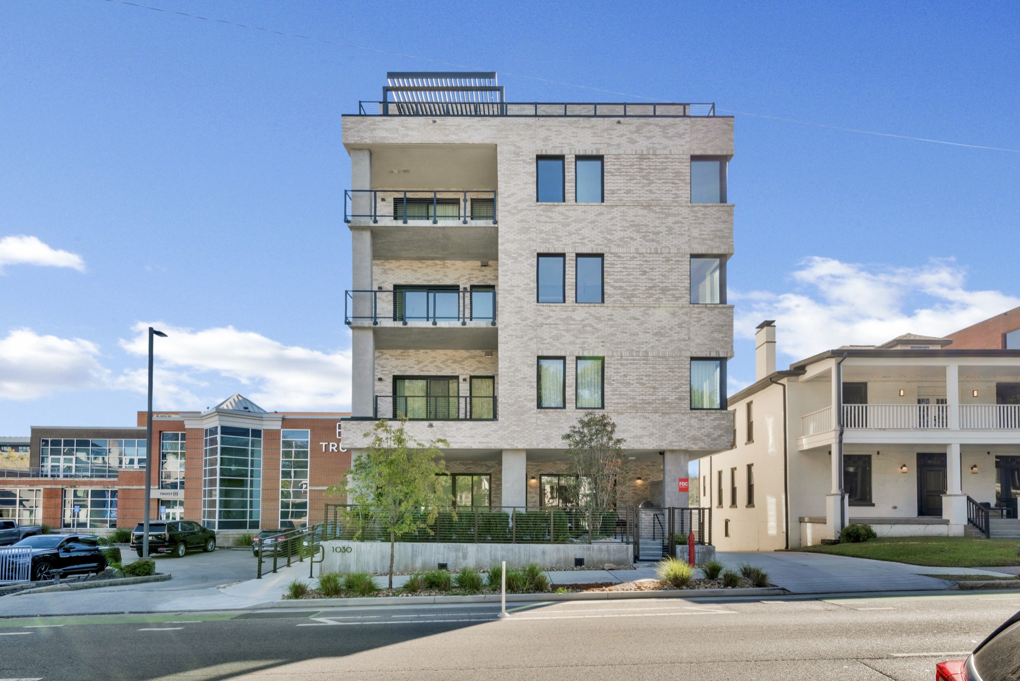 1030 17th Ave, S