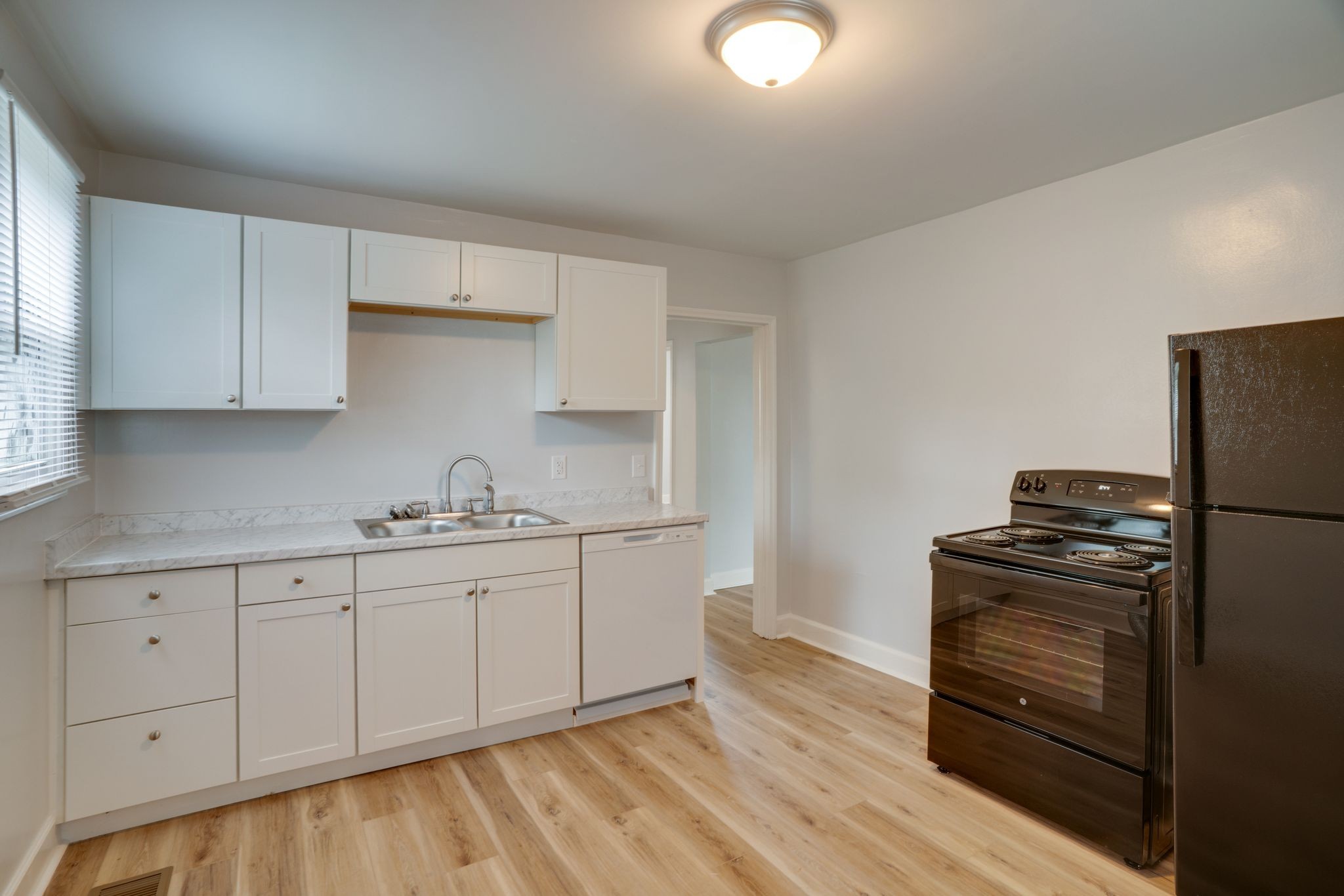 509 Wesley Ave Property Photo 4