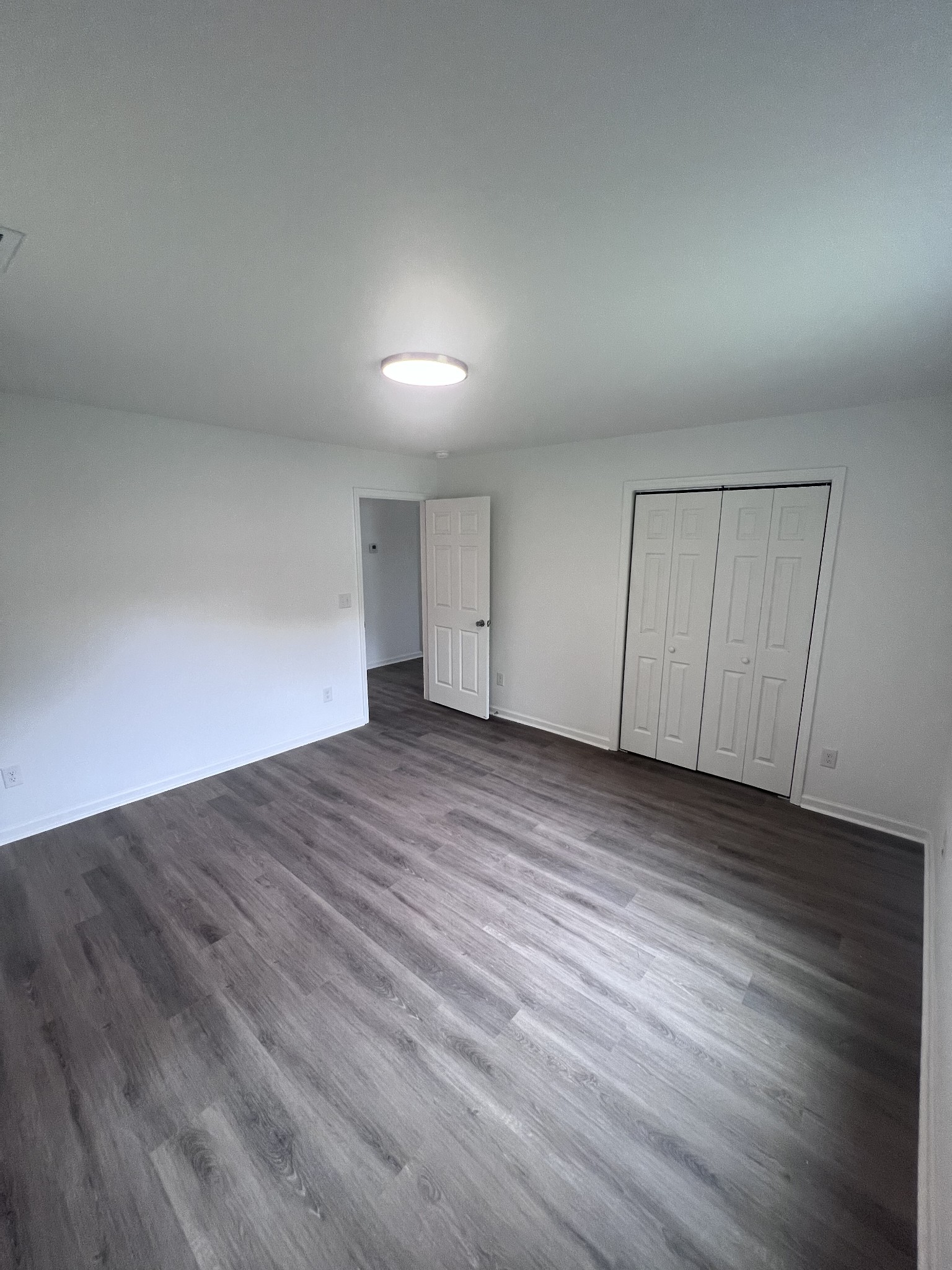 612 E Madison St Property Photo 18