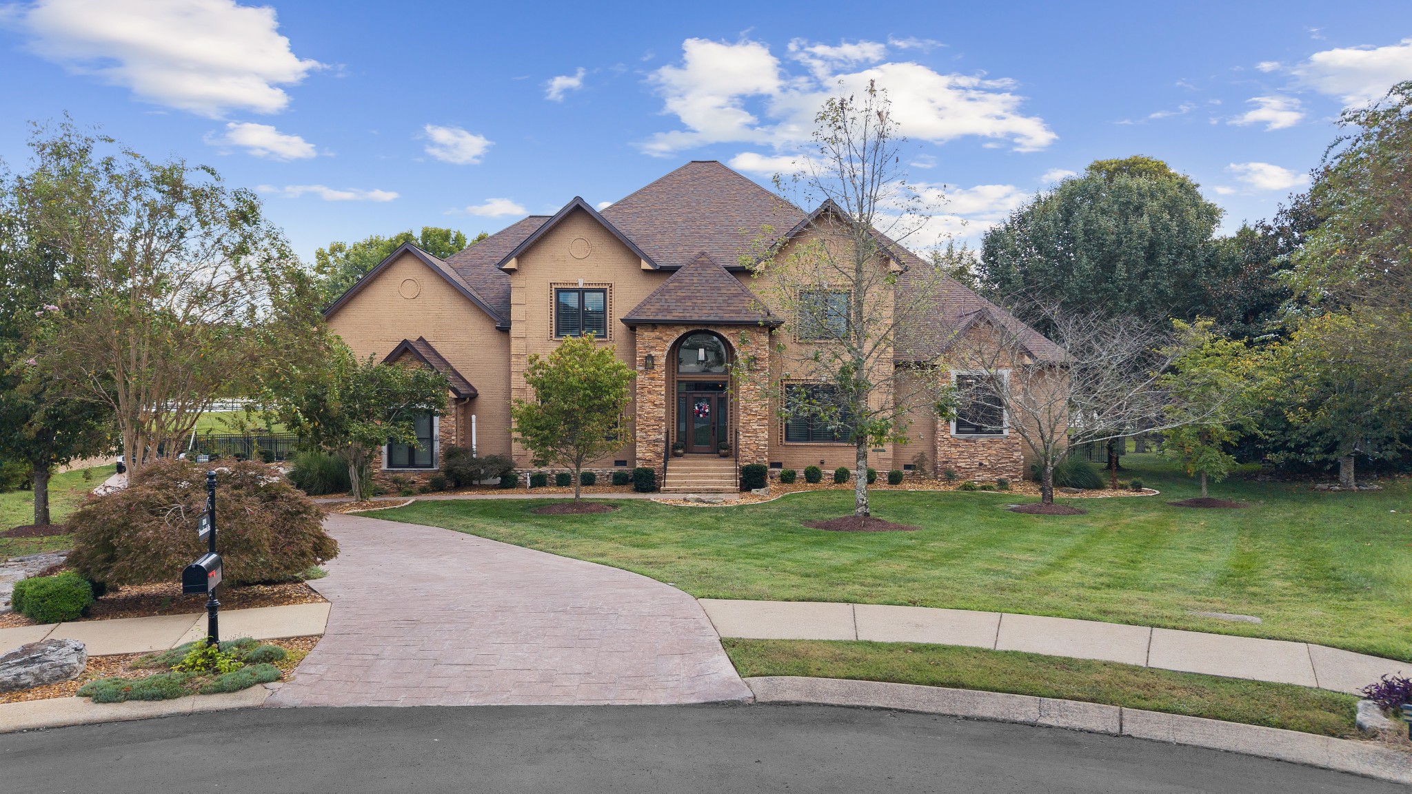 824 Stonebrook Dr