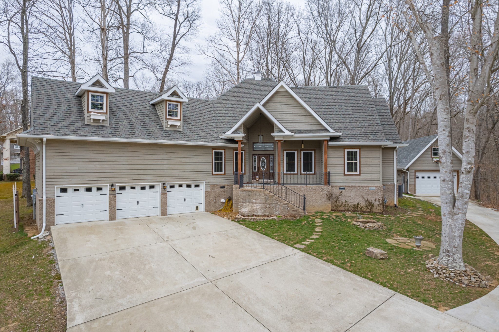 550 Laurel Crown Rd