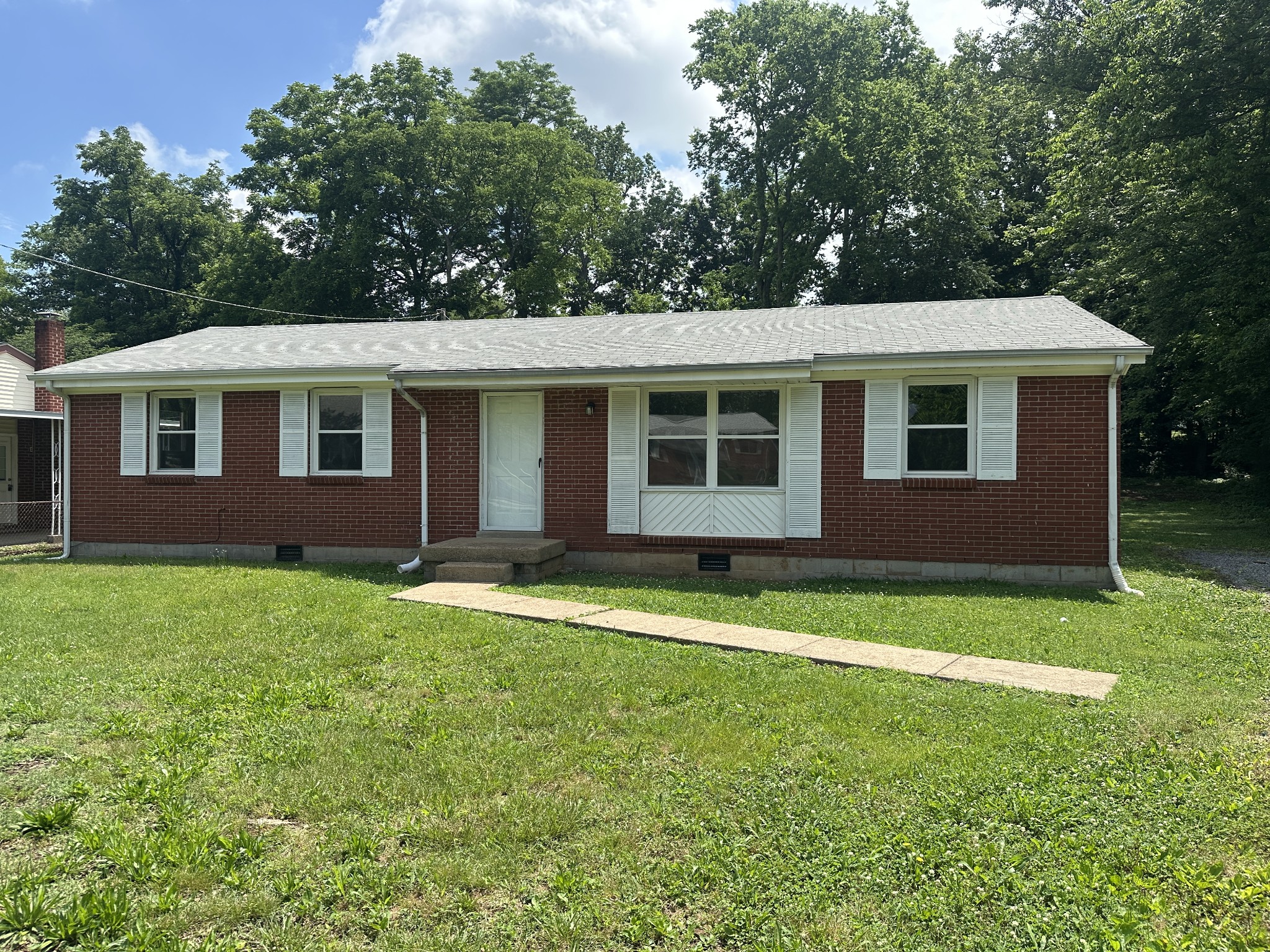 312 Plantation Dr Property Photo 1