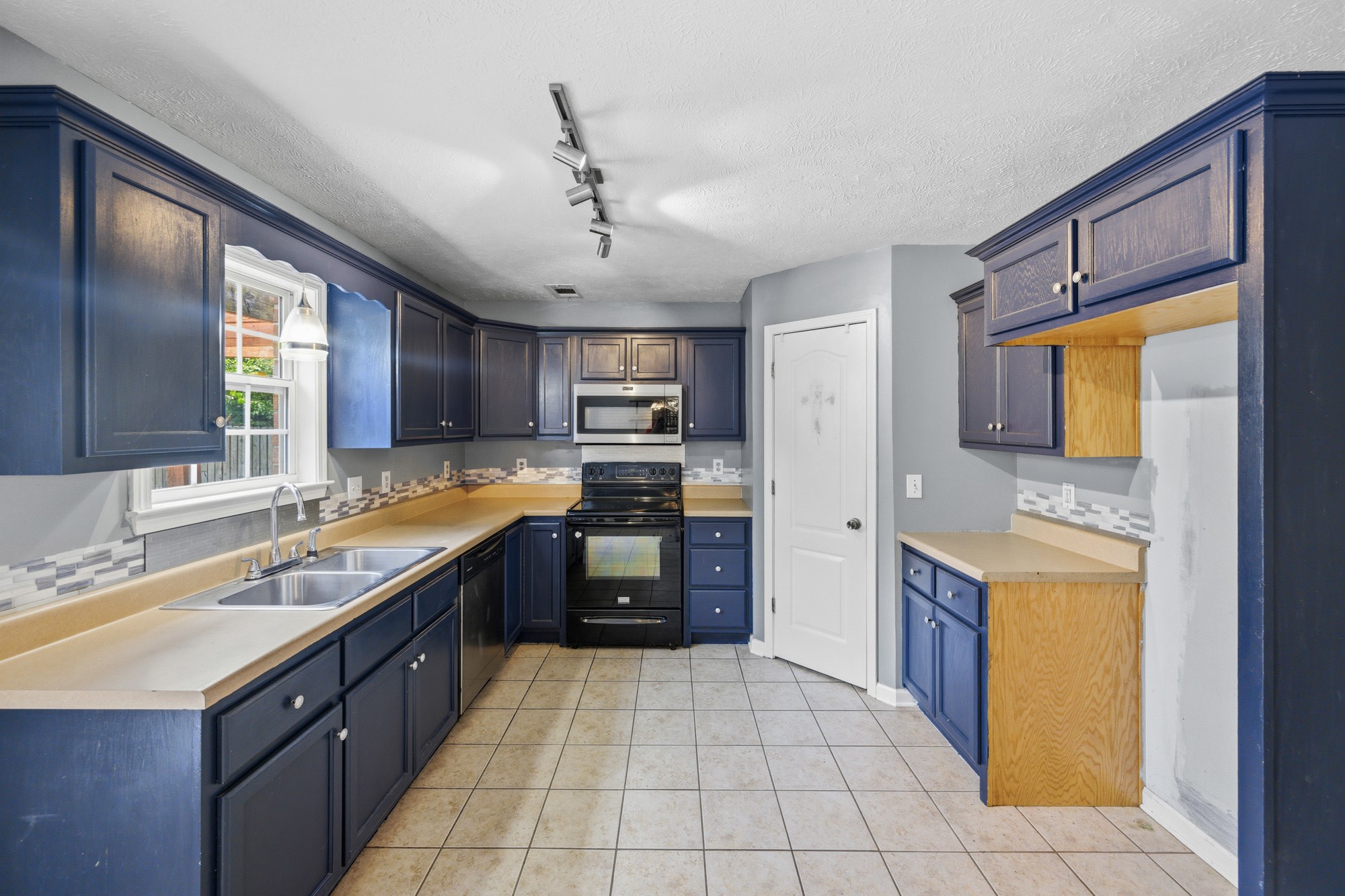 270 Reed Cir Property Photo 14