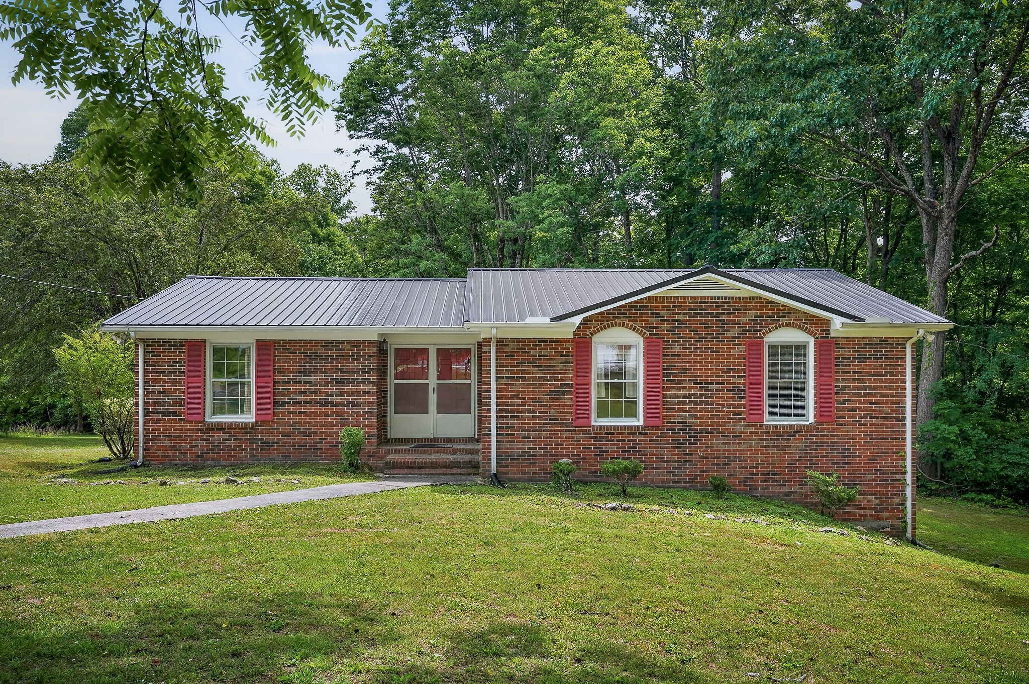 5245 Jefferson Rd Property Photo 1