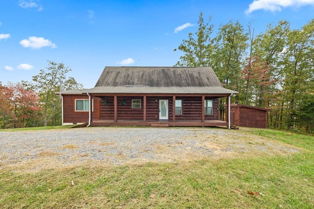 604 Hickory Ln Property Photo 4