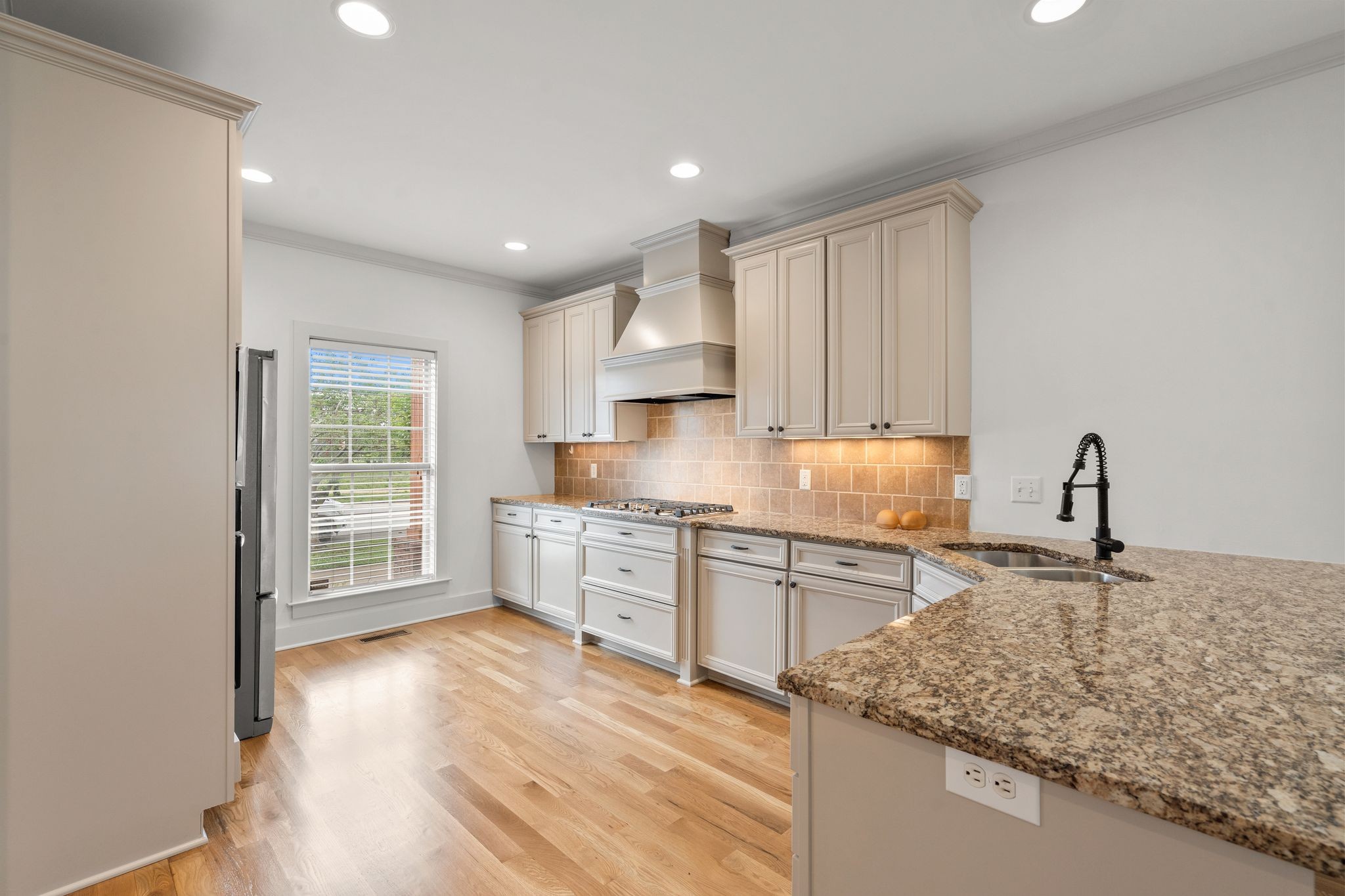 1506 Arthur Ave Property Photo 12