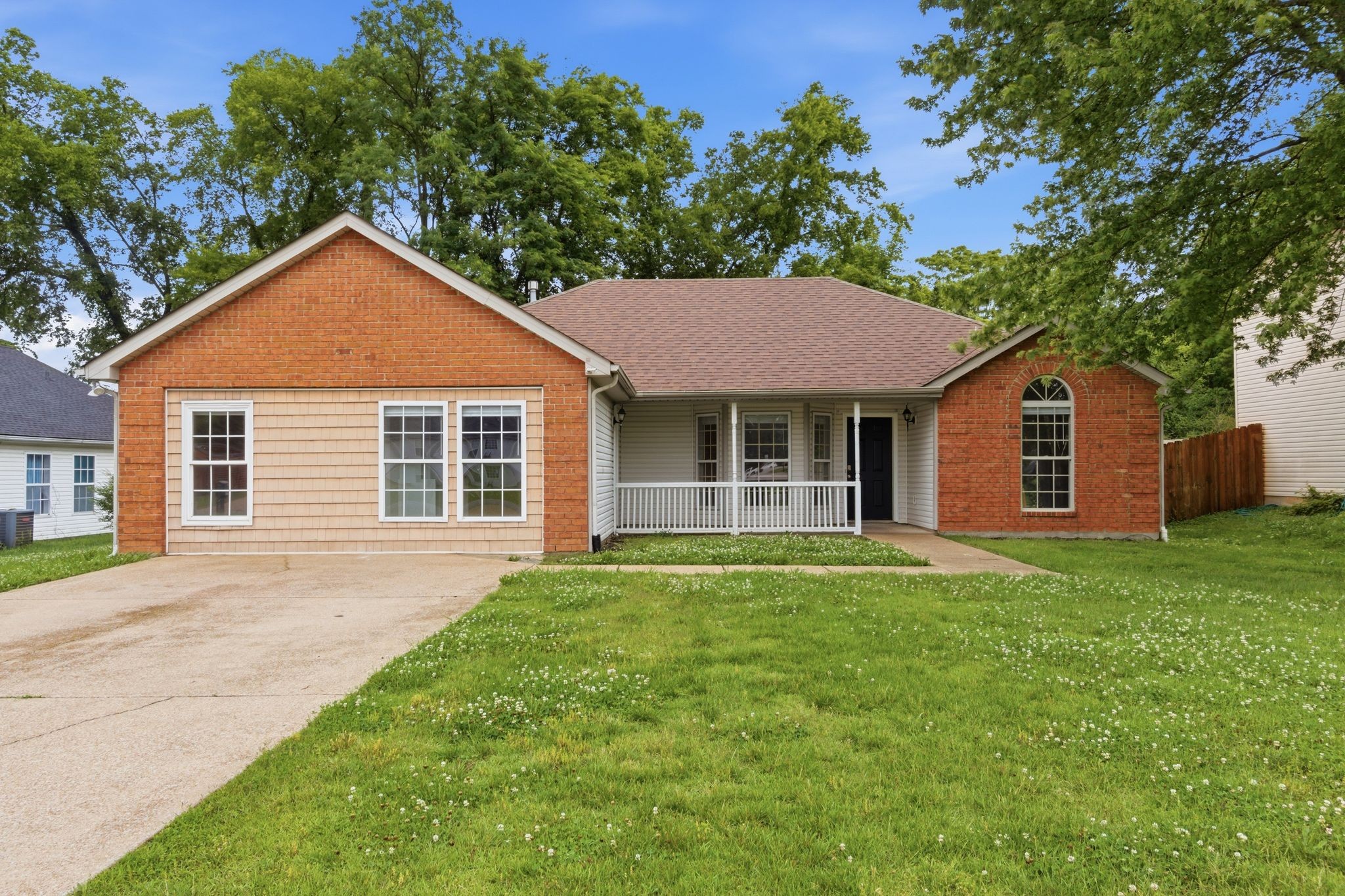 2130 Spring Hill Cir
